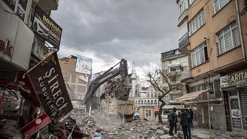 A collapsed street in Malatya, where cleanup and reconstruction efforts continue amid widespread destruction following the February 6 earthquake, Türkiye, March 30, 2023. (AA Photo)