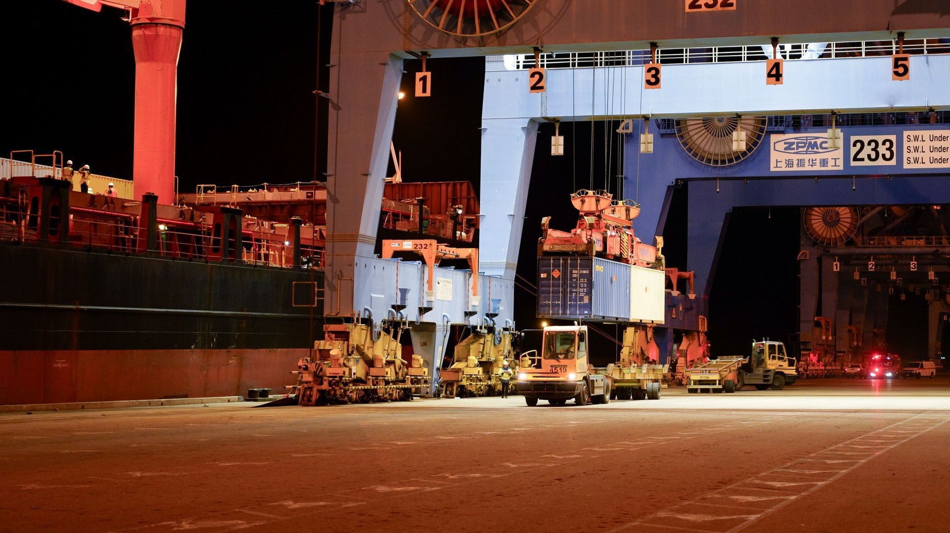 Heavy US bombs shipment arrives in Israel