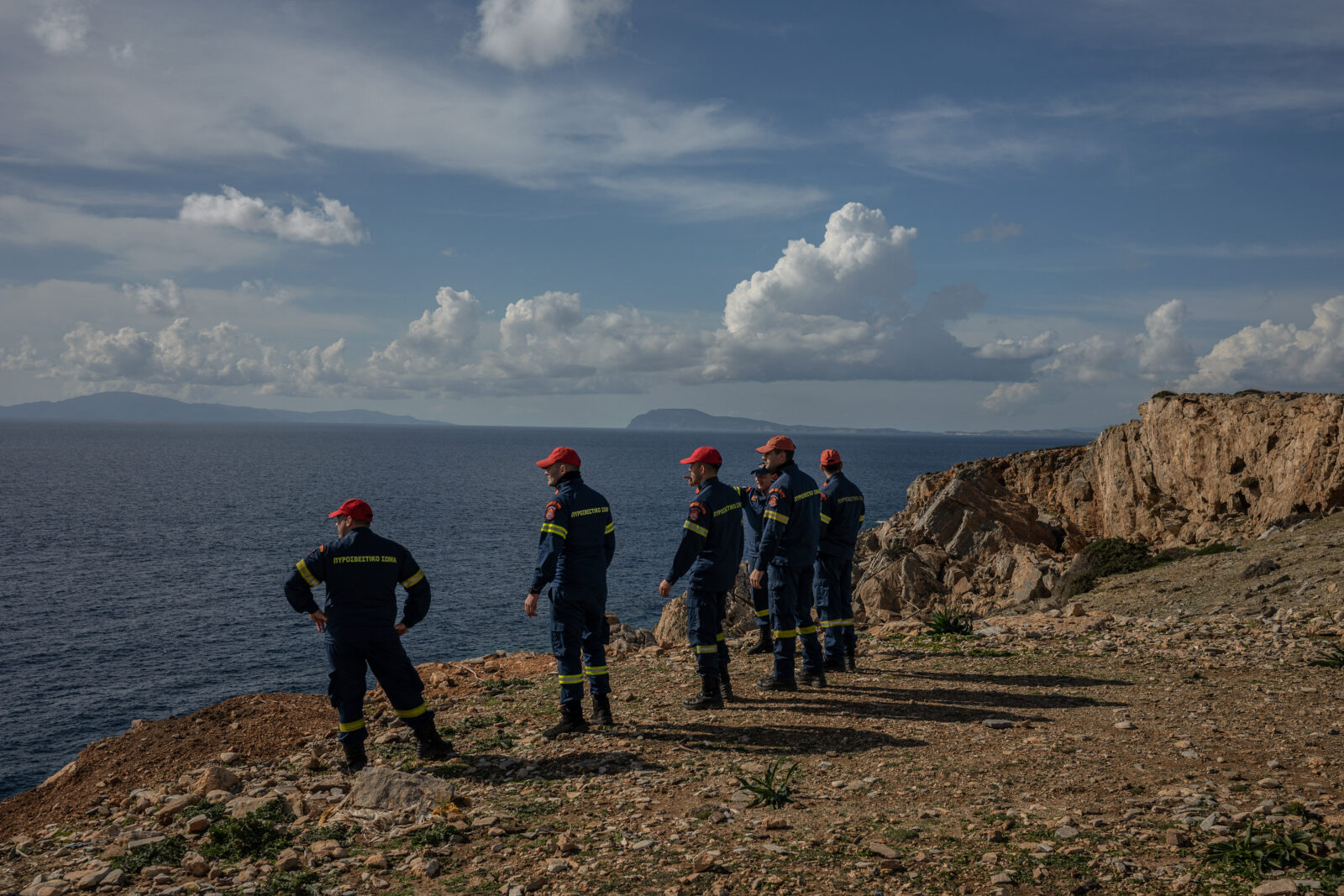 Turkish official says too early to rule out seismic risk for Santorini