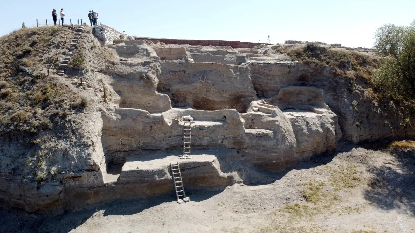 Ongoing archaeological excavation works at Asikli Hoyuk, Aksaray, Türkiye. (Photo via Wikimedia)