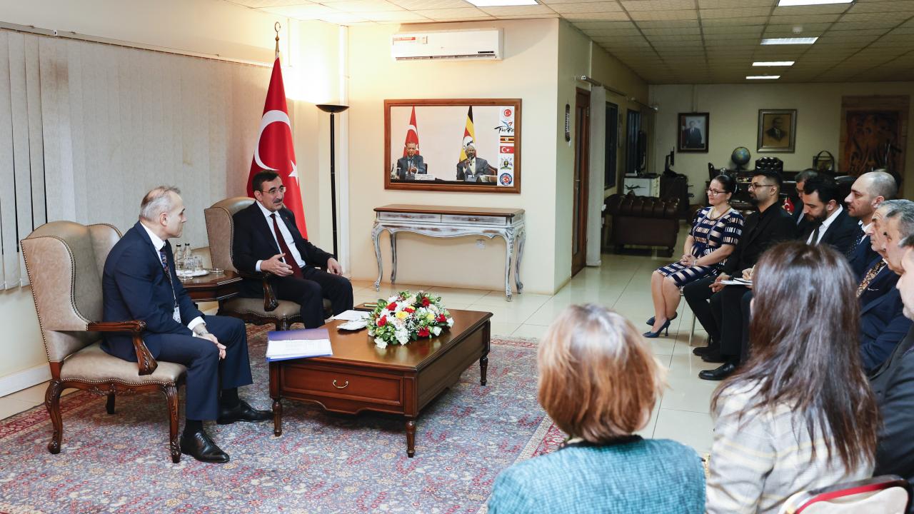 Vice President Cevdet Yilmaz met with Turkish business people at the Turkish Embassy in Kampala, Uganda. (AA Photo)