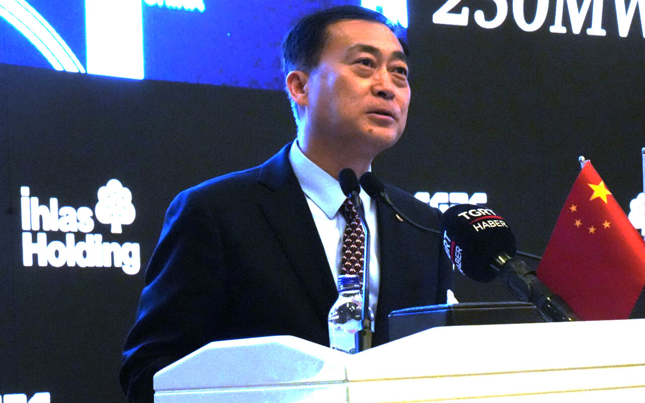 China Energy Chairman Lyu Zexiang delivers a speech at the signing ceremony for the $244 million solar energy production and storage system project, held at Marriott Hotel in Ankara, Türkiye, on Feb. 21, 2025. (Photo via turkiyegazetesi.com.tr)