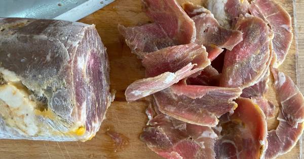Frozen beef sliced for doner kebab. (Photo via yemek.com)