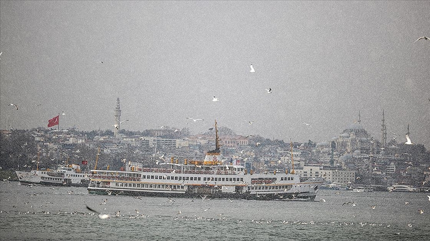 Schools closed across 7 Istanbul districts due to heavy snowfall