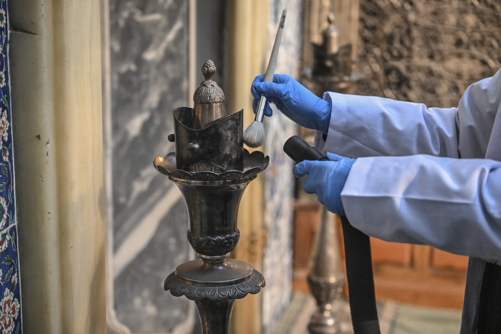 The Chamber of the Holy Relics, located in the Enderun Courtyard of Topkapi Palace, is being prepared by the staff to welcome its visitors during the Ramadan period, Istanbul, Türkiye. (AA Photo)