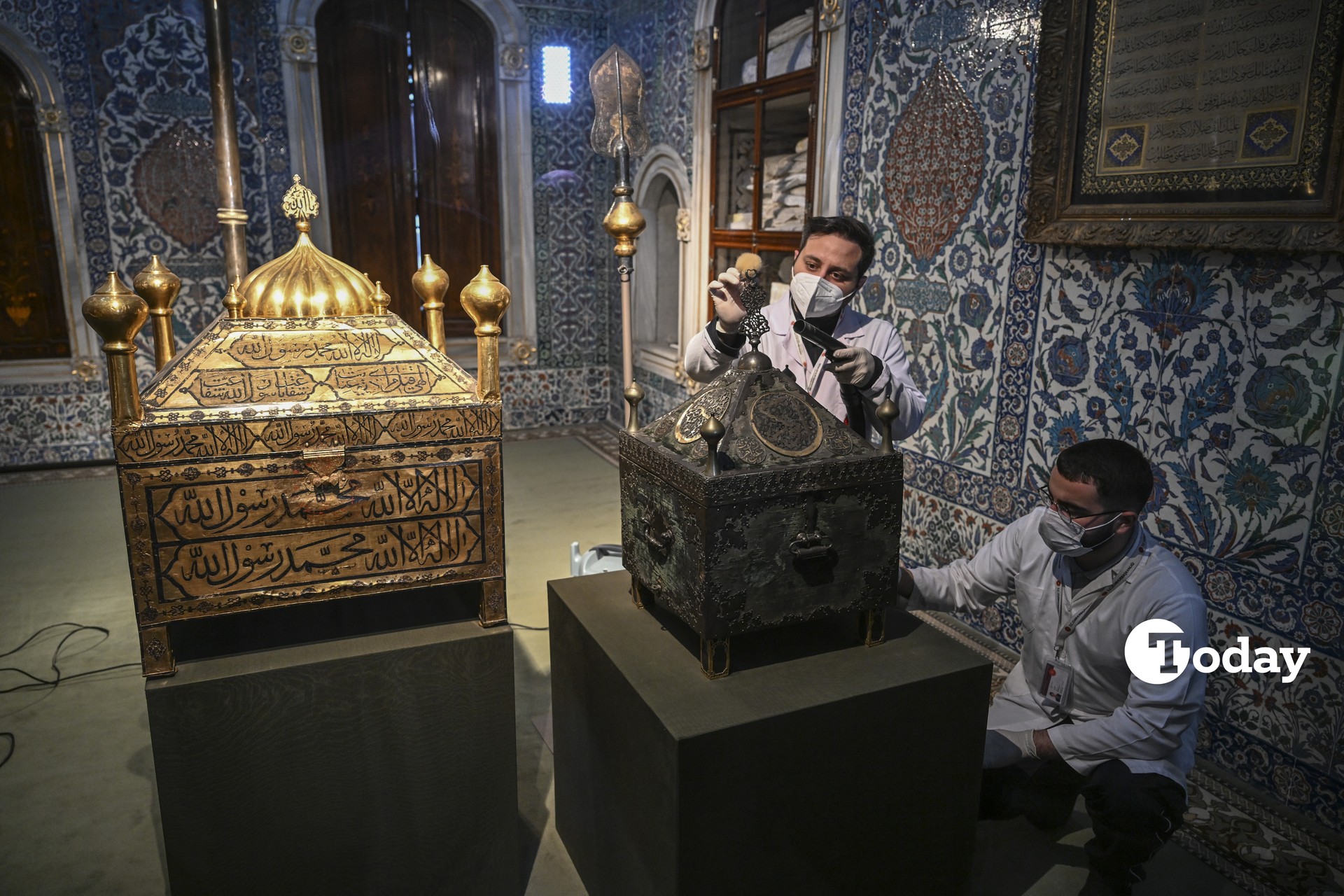 Ramadan preparations at Chamber of Holy Relics in Topkapi Palace