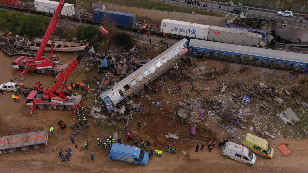 Emergency responders work at the site of a train collision near Larissa, Greece, on March 1, 2023. (AFP Photo)