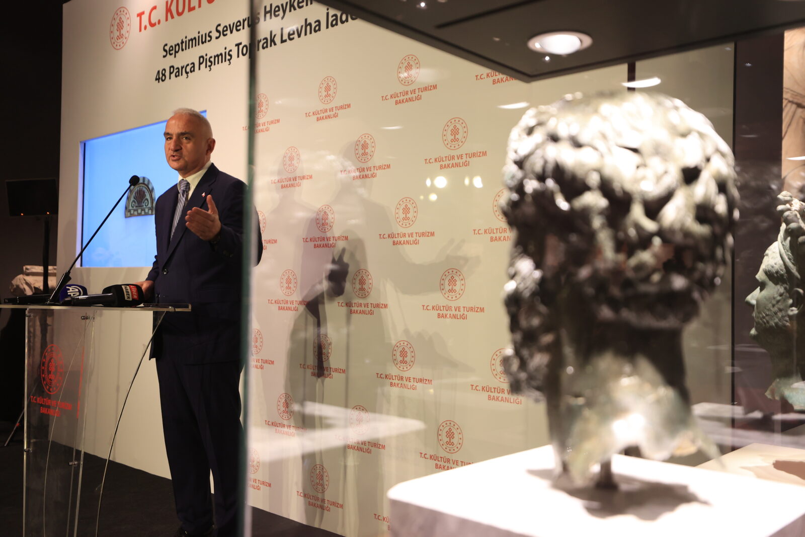 After the return of the head of the statue of Septimius Severus, which was stolen from Türkiye, Minister of Culture and Tourism Mehmet Nuri Ersoy gave a speech at the ceremony of handing over the repatriated artifacts at the Antalya Archaeology Museum. (AA Photo)