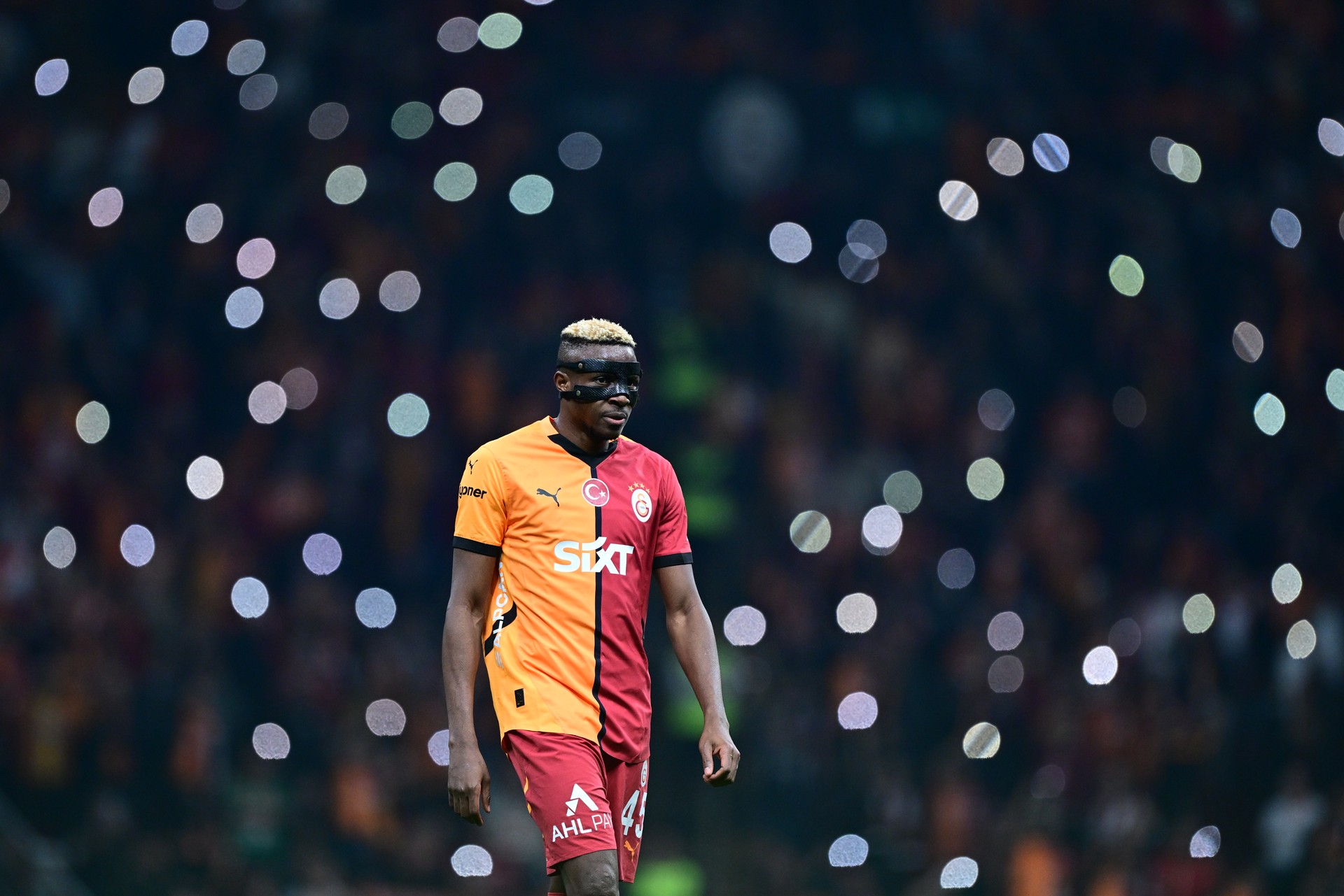 Osimhen's transfer uncertainty grows as Manchester United reconsiders Image