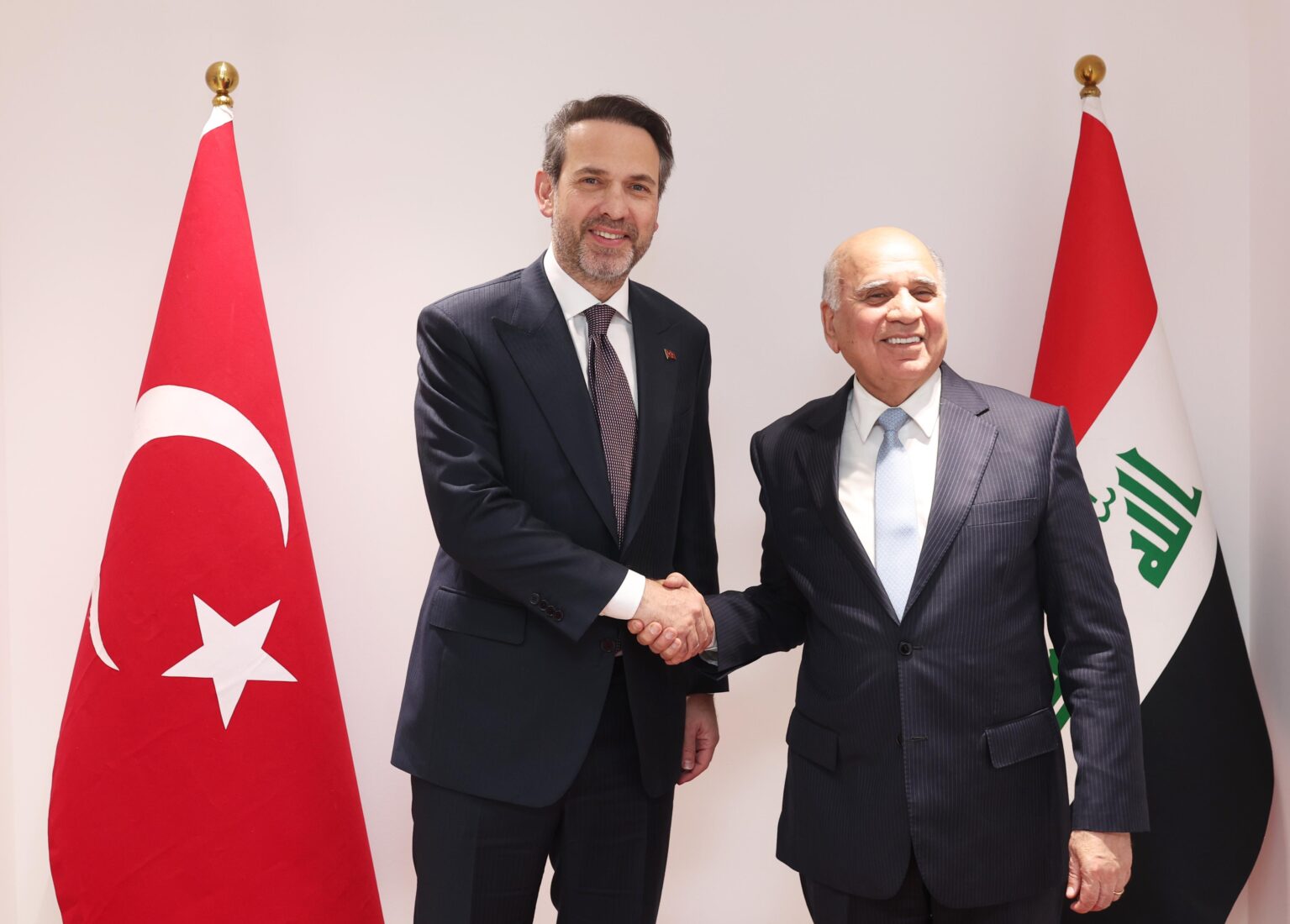Türkiye's energy minister Bayraktar holds key talks with Iraqi counterparts in Baghdad