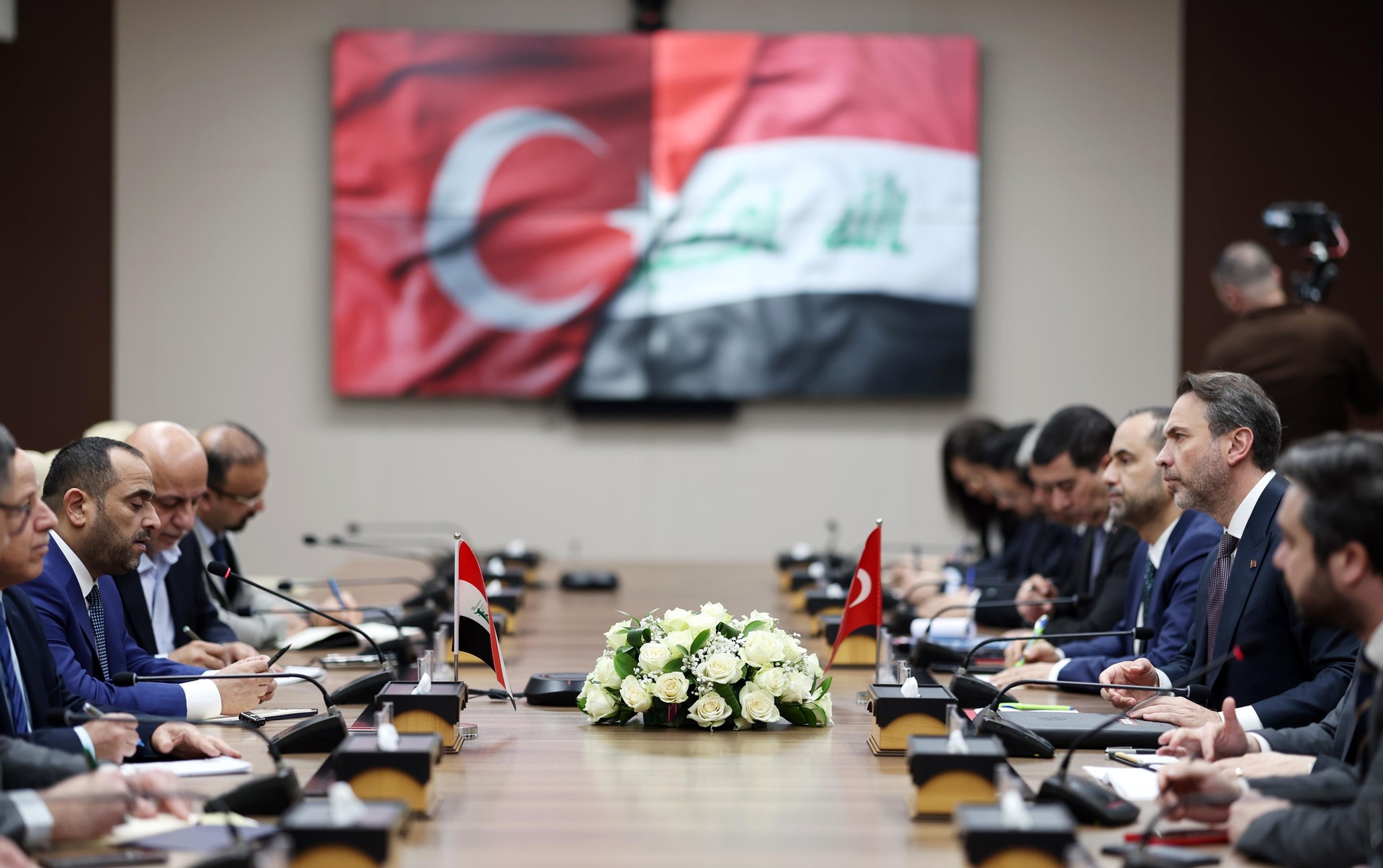 Türkiye's energy minister Bayraktar holds key talks with Iraqi counterparts in Baghdad