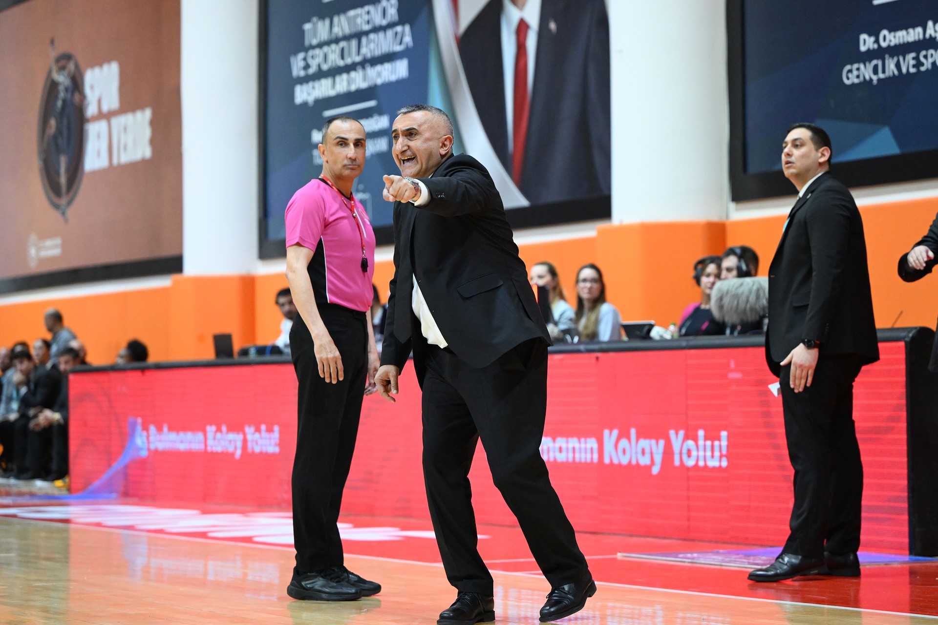 Besiktas basketball questions referee’s spouse ties in Türkiye Cup semifinal