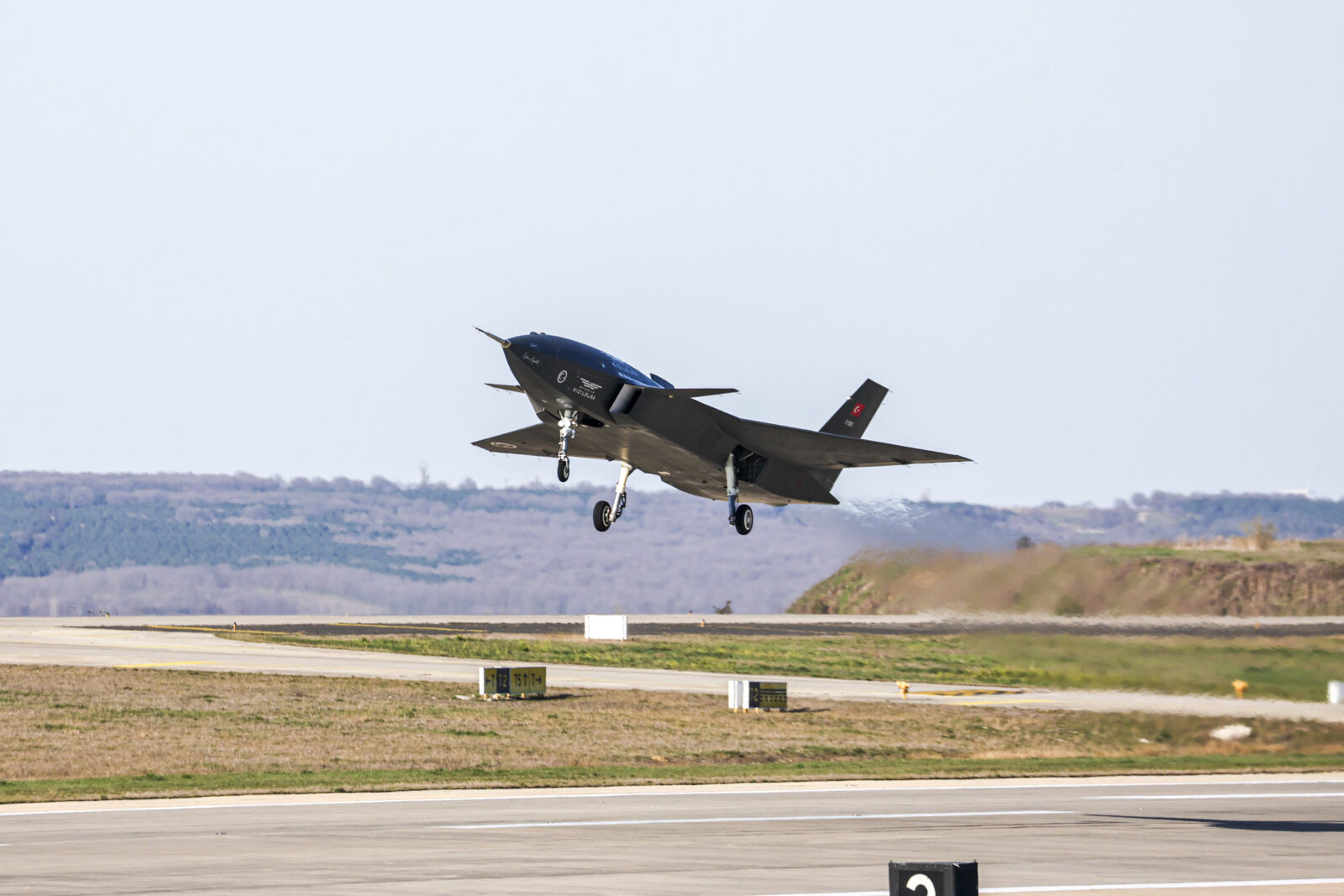 Bayraktar Kizilelma successfully completes maneuver system identification test