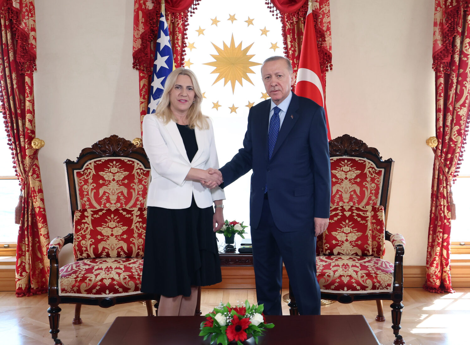 Bosnia issues international arrest warrant for Milorad Dodik over constitutional violations