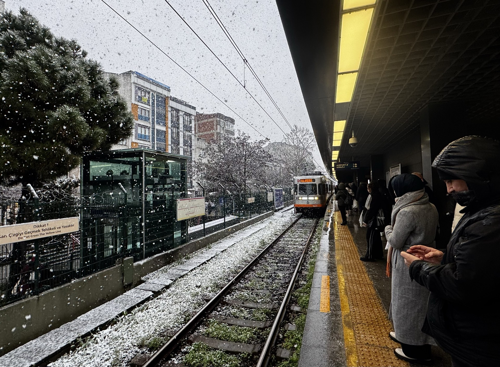 Major metro stations in Istanbul to be closed following ban on March 8 celebrations in Taksim