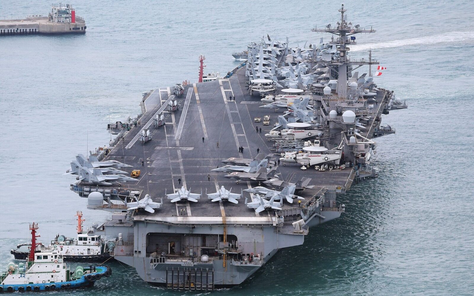 The USS Carl Vinson, a US nuclear-powered aircraft carrier, arrives at a South Korean naval base during its port visit in the southeastern port city of Busan on March 2, 2025 (AFP Photo)