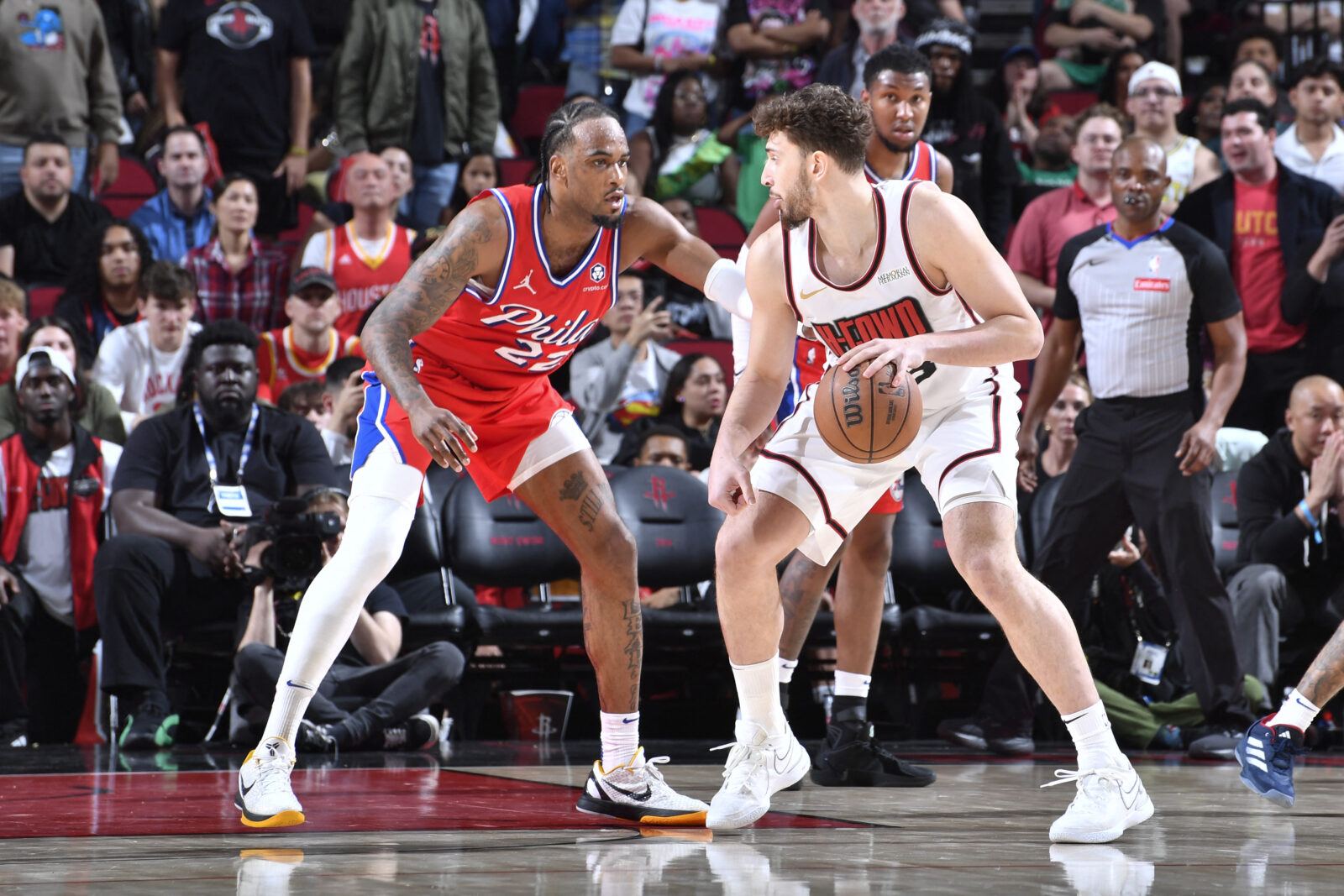 Alperen Sengun #28 of the Houston Rockets dribbles the ball during the game against the Philadelphia 76ers at the Toyota Center in Houston, Texas, March 17, 2025. (AFP Photo)
