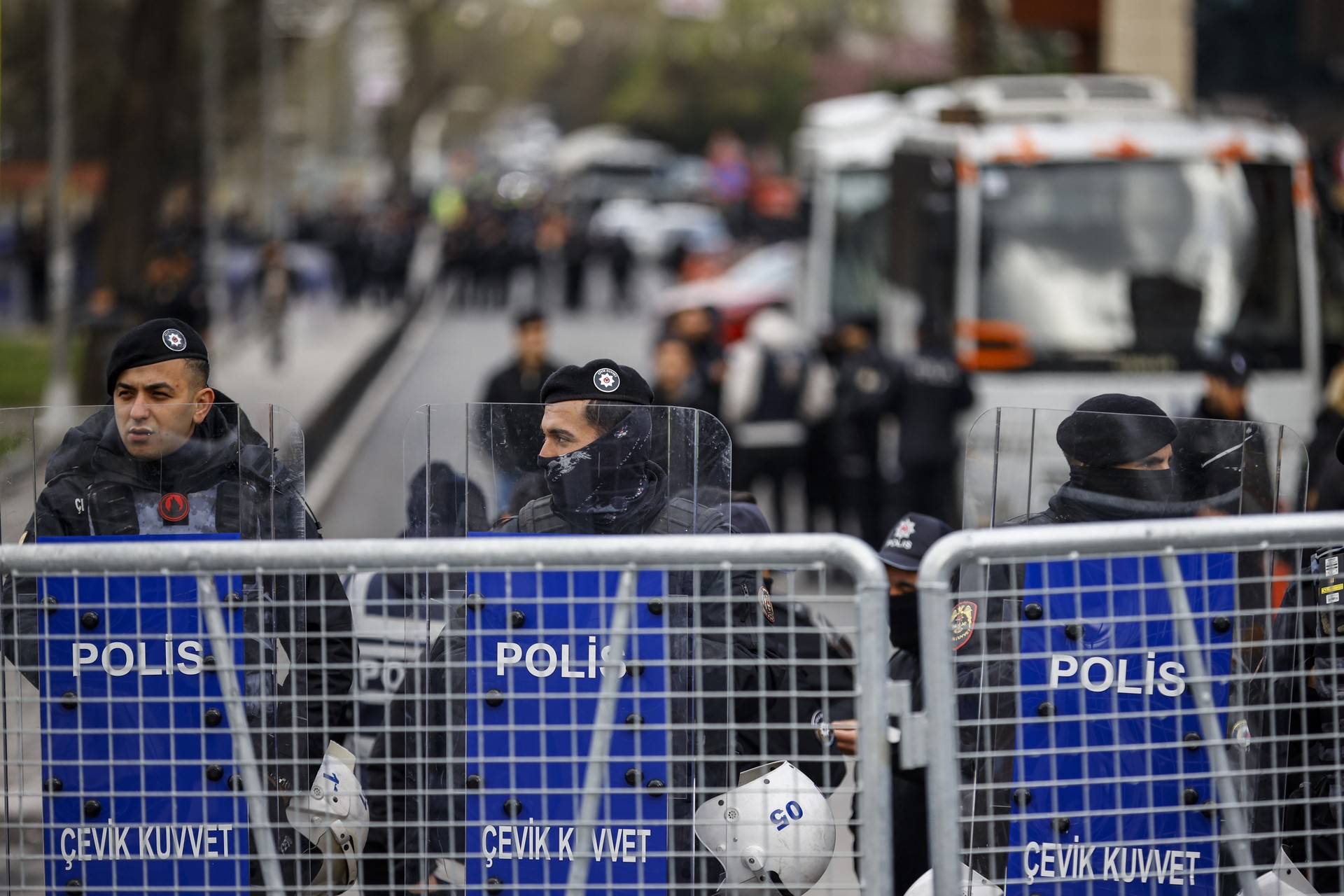 Over 1,100 detained, 123 police officers injured across Türkiye amid Imamoglu protests