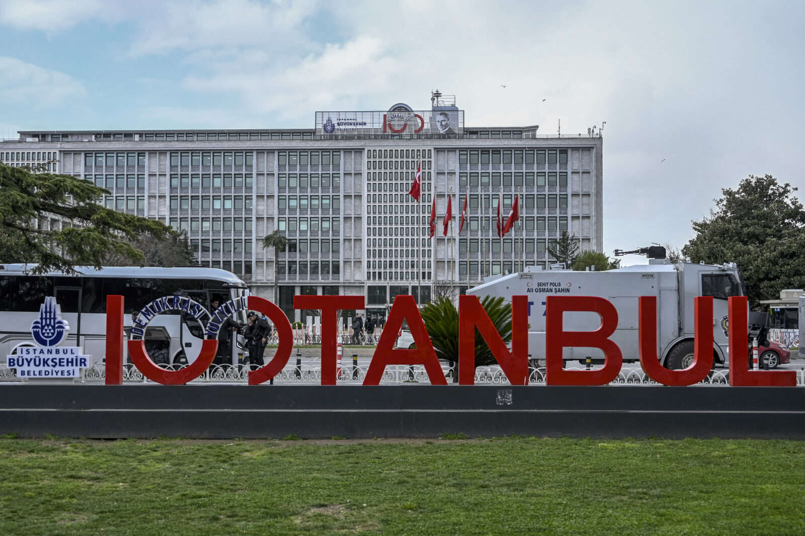 Turkish court accepts indictment on voter fraud which can oust CHP leader Ozgur Ozel