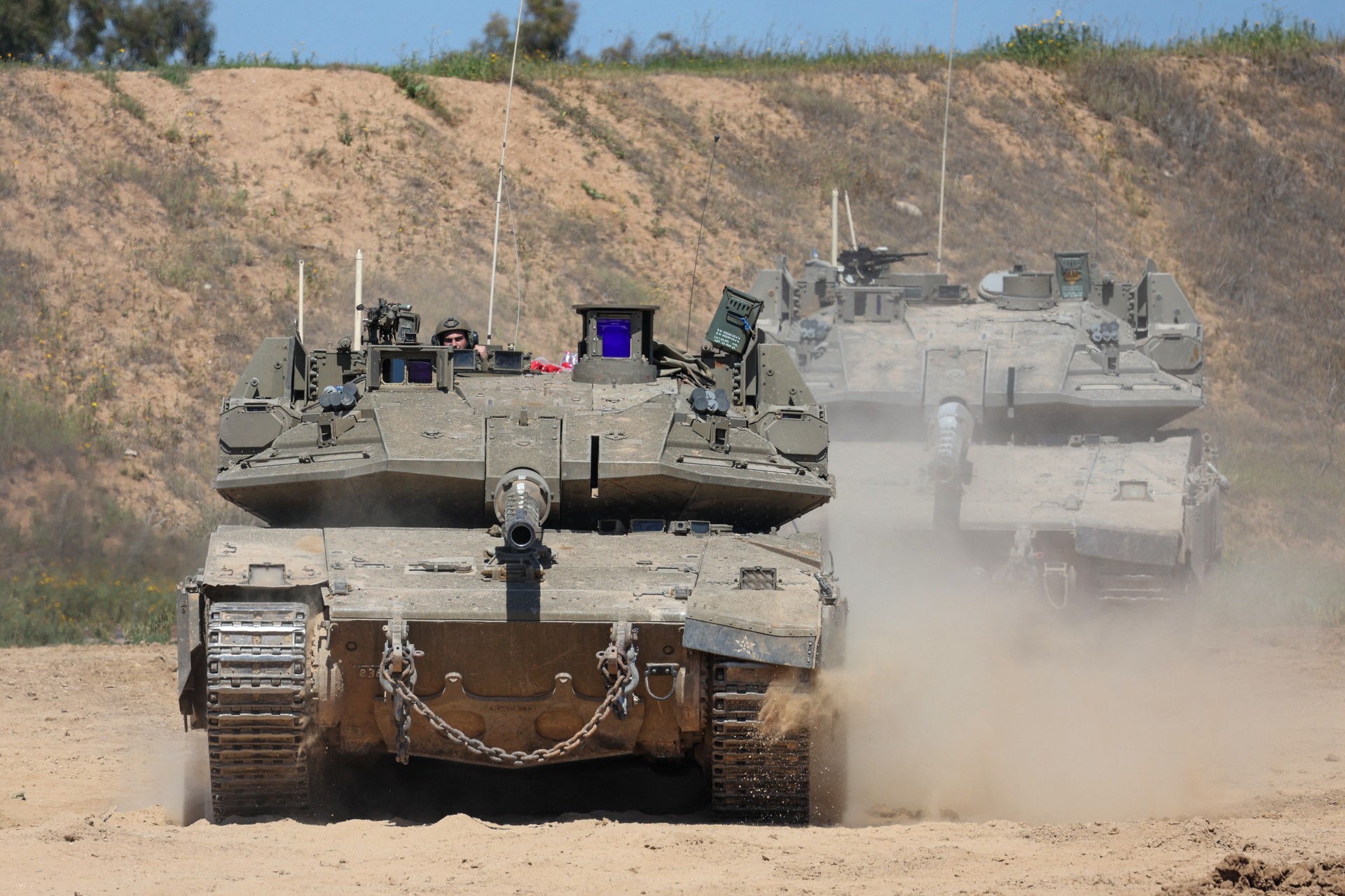 Israel expands Gaza offensive to occupy large areas