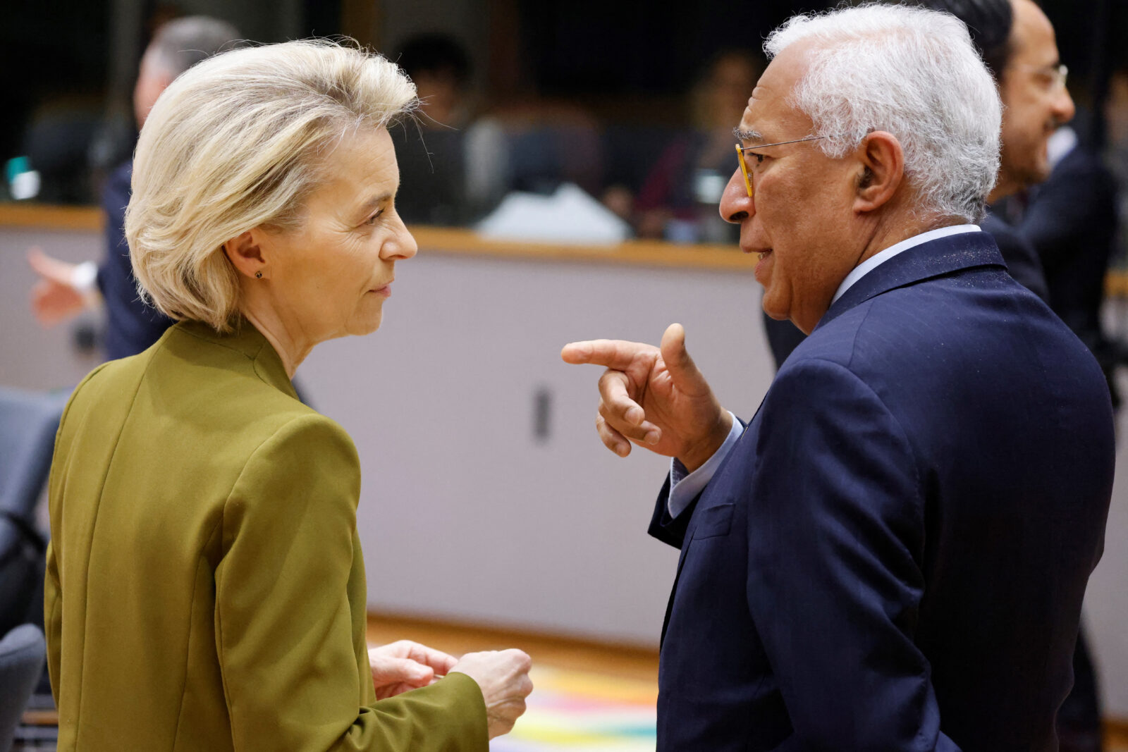 President of the European Commission Ursula von der Leyen and European Council President Antonio Costa discuss during a working session of the European Council within a European Union Summit in Brussels on March 20, 2025. (AFP Photo)