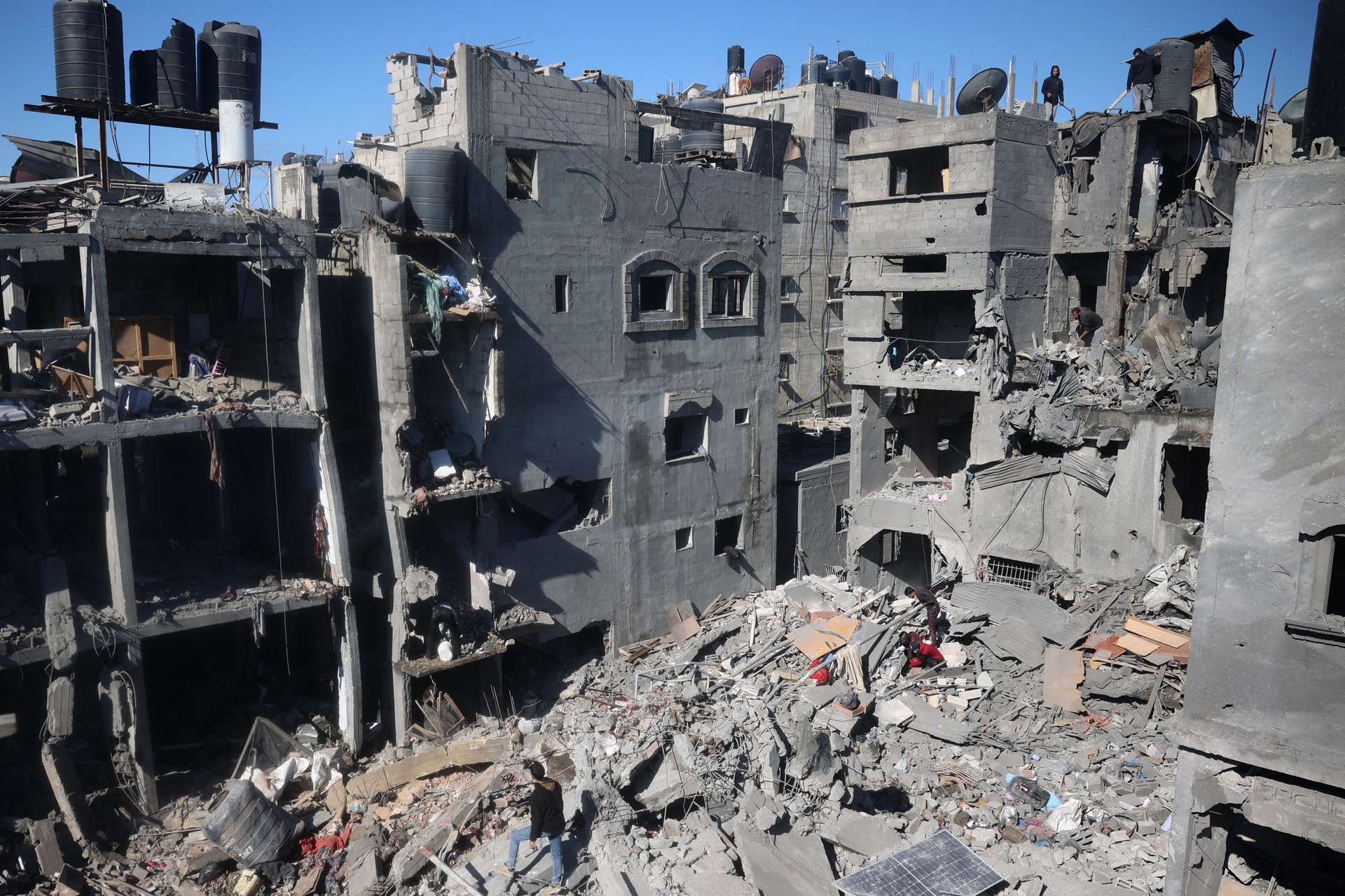 Israeli airstrikes kill 28 Palestinians across Gaza