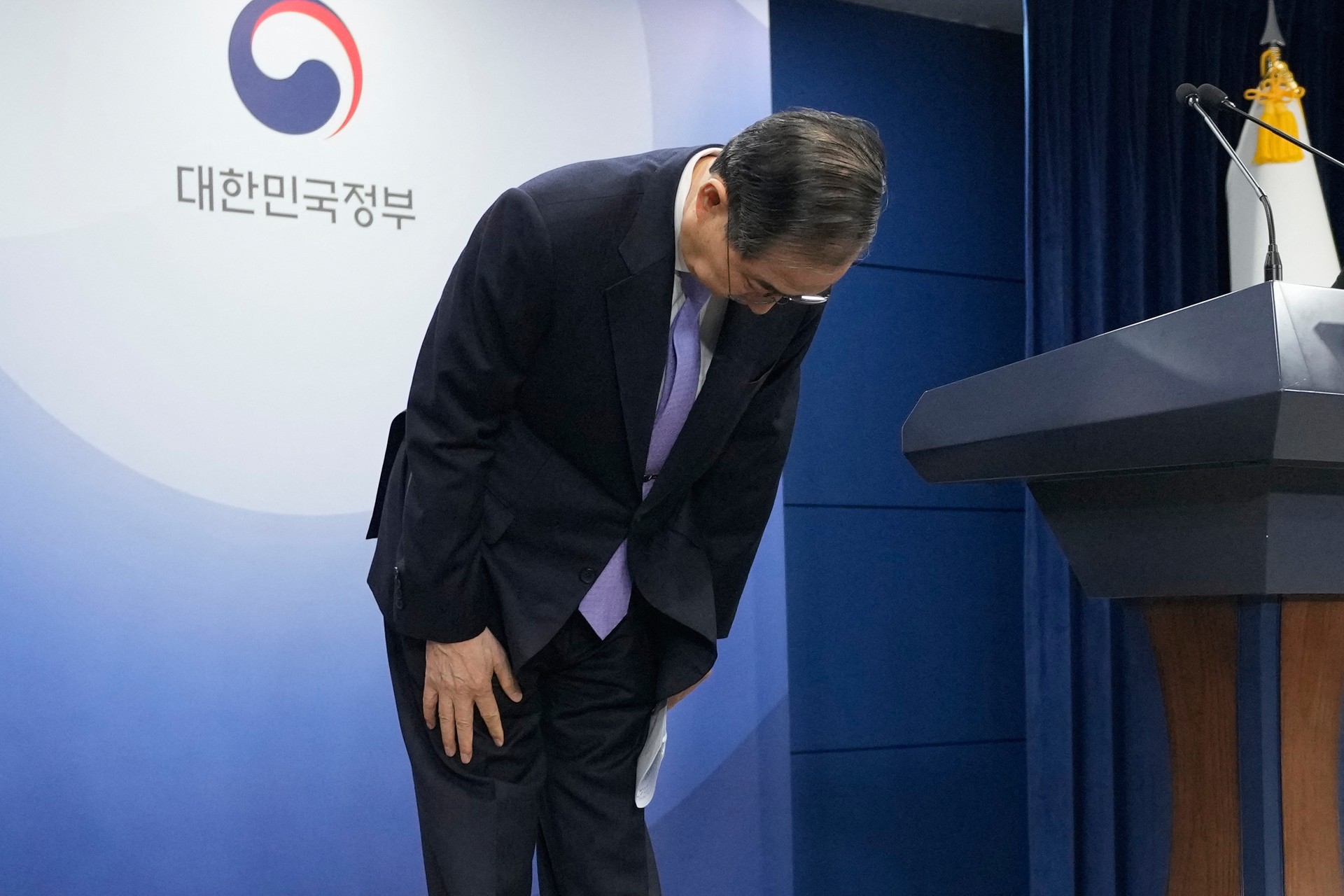 South Korean court reinstates prime minister as political crisis deepens