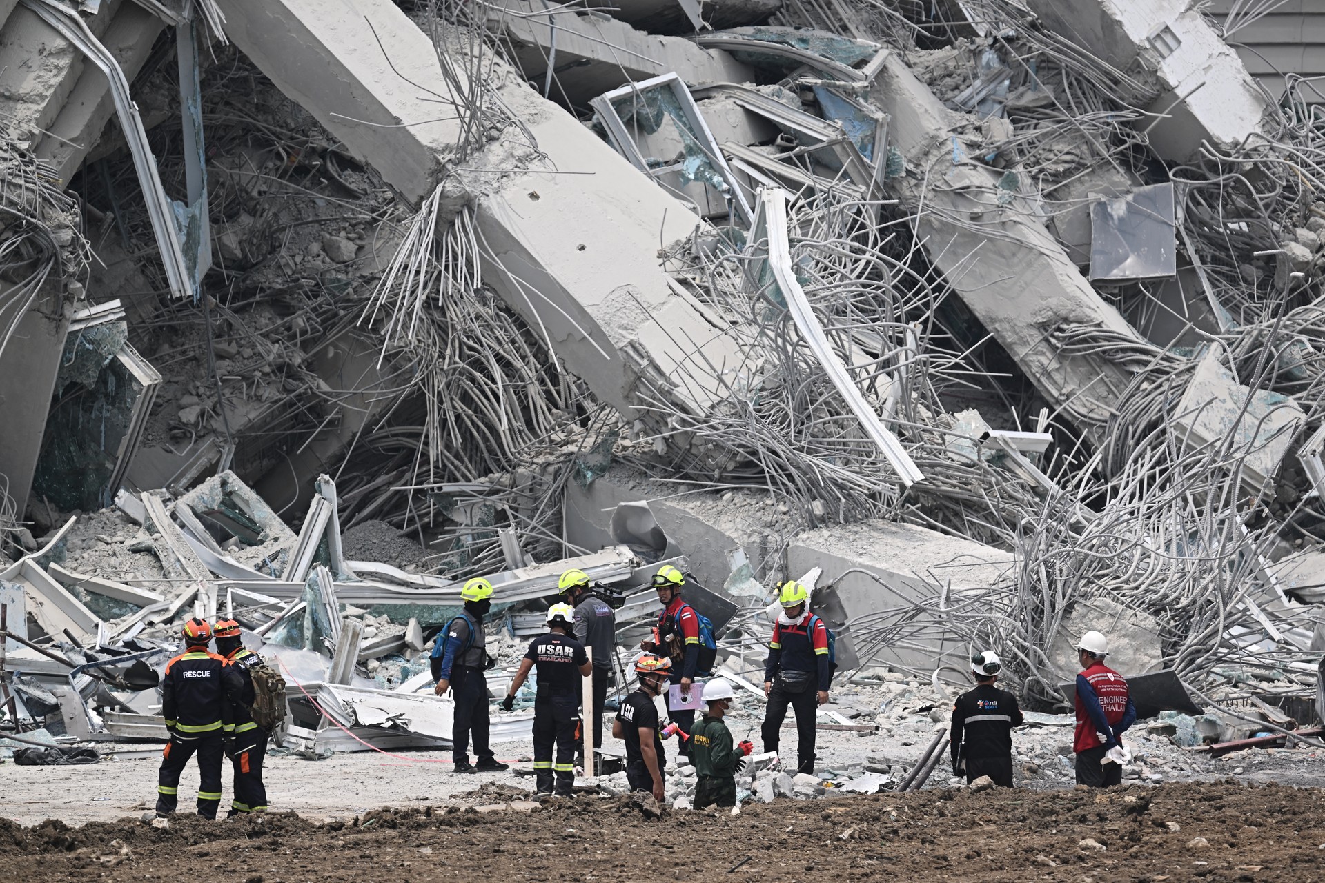Myanmar earthquake tragedy: Death toll surpasses 1,000 as rescuers race against time