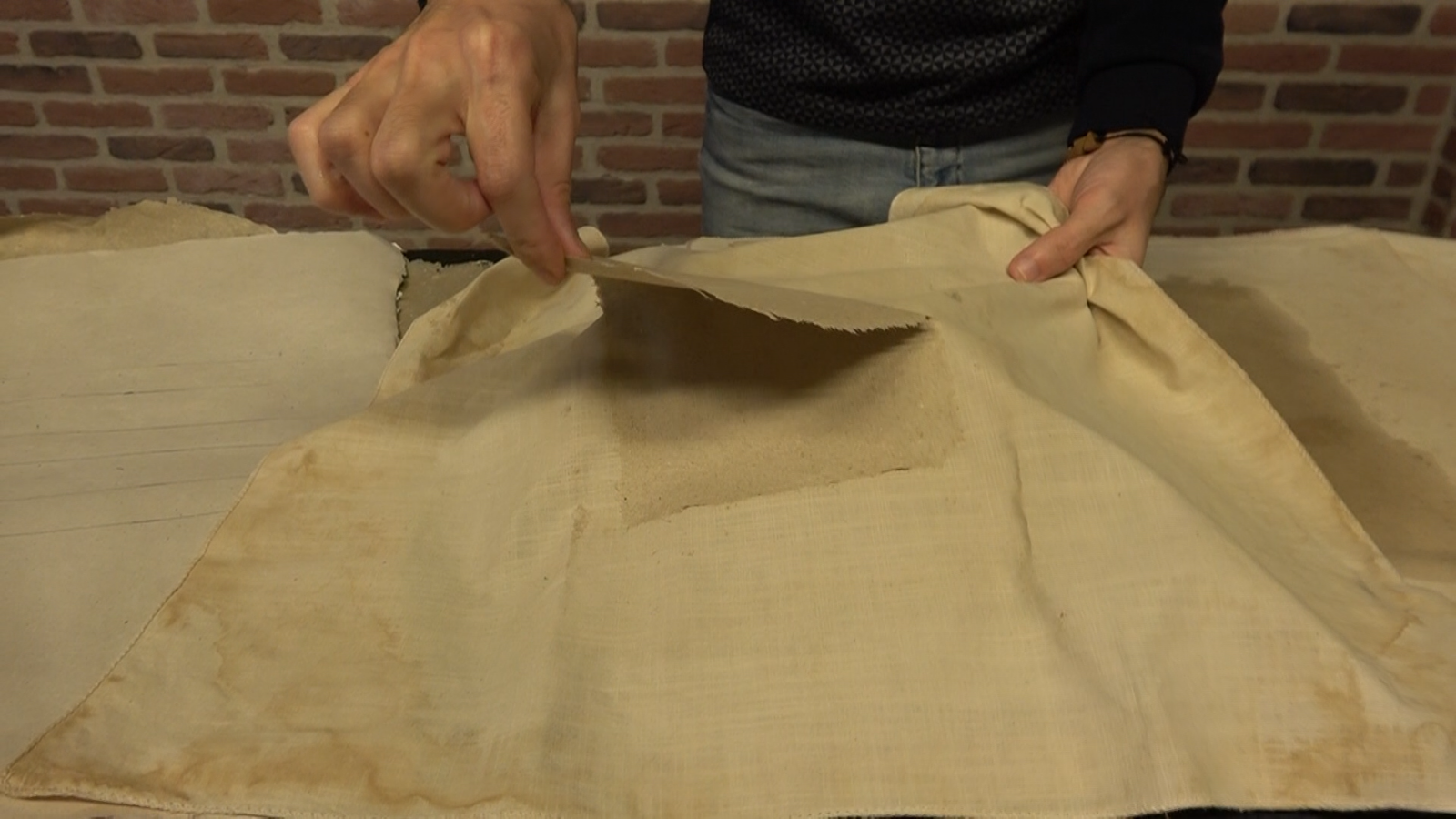 Traditional paper production continues at Türkiye's first paper museum, Yalova. (IHA Photo)