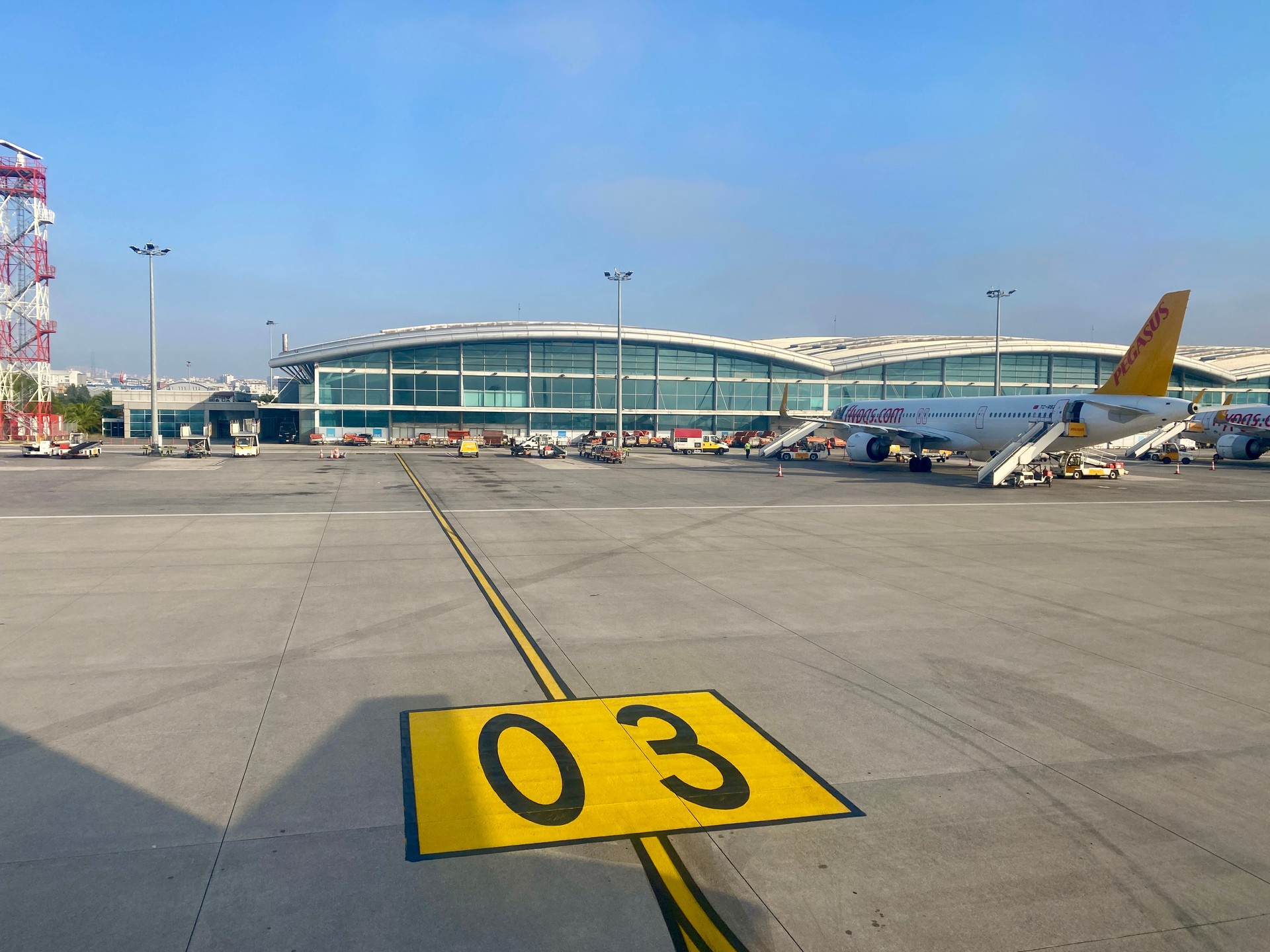 Eid al-Fitr holiday brings record-breaking traffic to Istanbul’s Sabiha Gokcen Airport