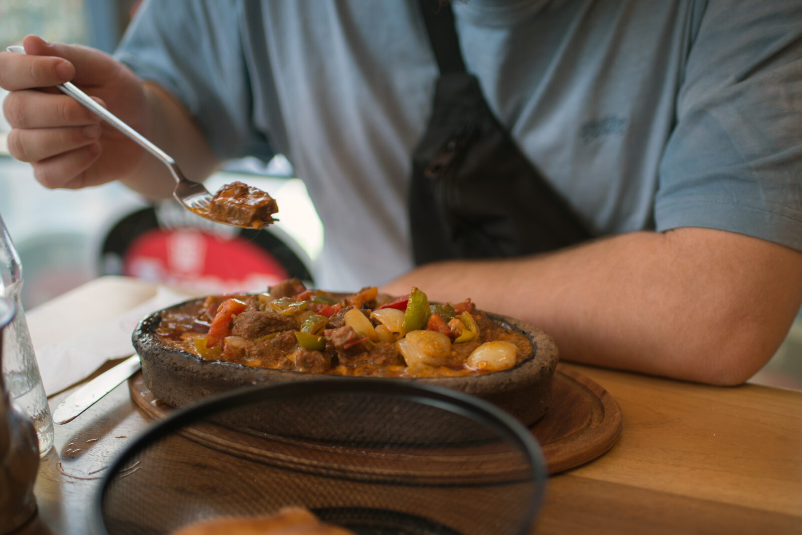 Tender, slow-cooked lamb stew served straight from the clay pot, bringing rich flavors to the Ramadan 2025 iftar table. (Adobe Stock Photo)