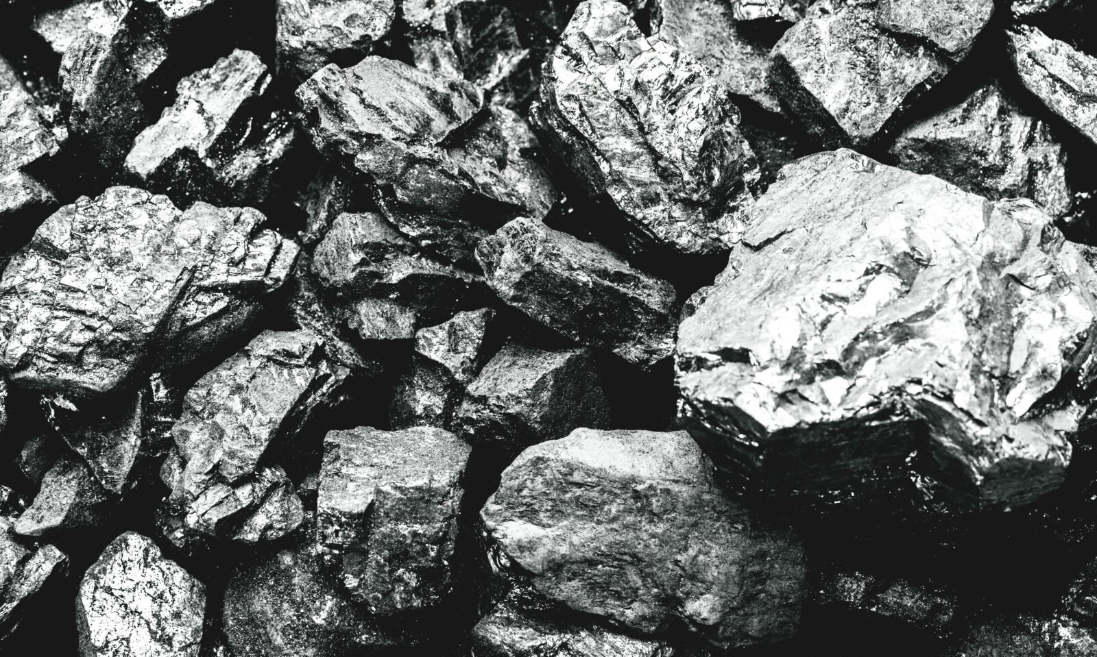 File photo shows unrefined palladium ore in its natural state, accessed on Mar. 28, 2025. (Adobe Stock Photo)