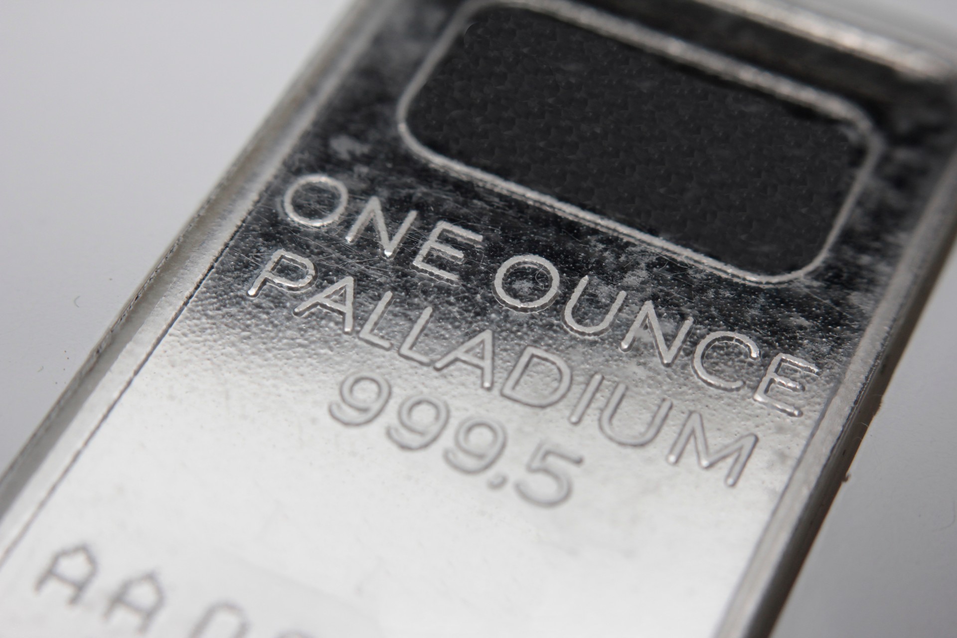 Türkiye recognizes 'white gold' as precious metal, authorizes bank trading Image