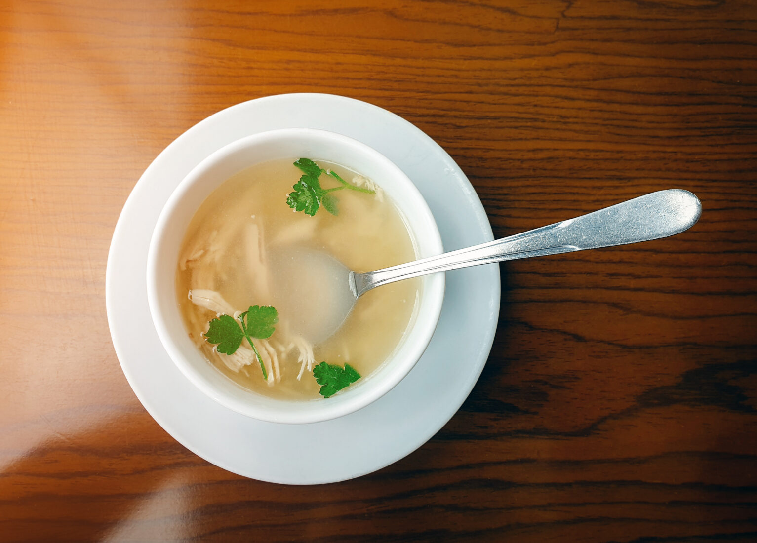Creamy chicken and vermicelli soup, a light yet hearty dish made with shredded chicken, vermicelli, and seasoned broth, served warm to breakfast at Iftar. (Adobe Stock Photo)