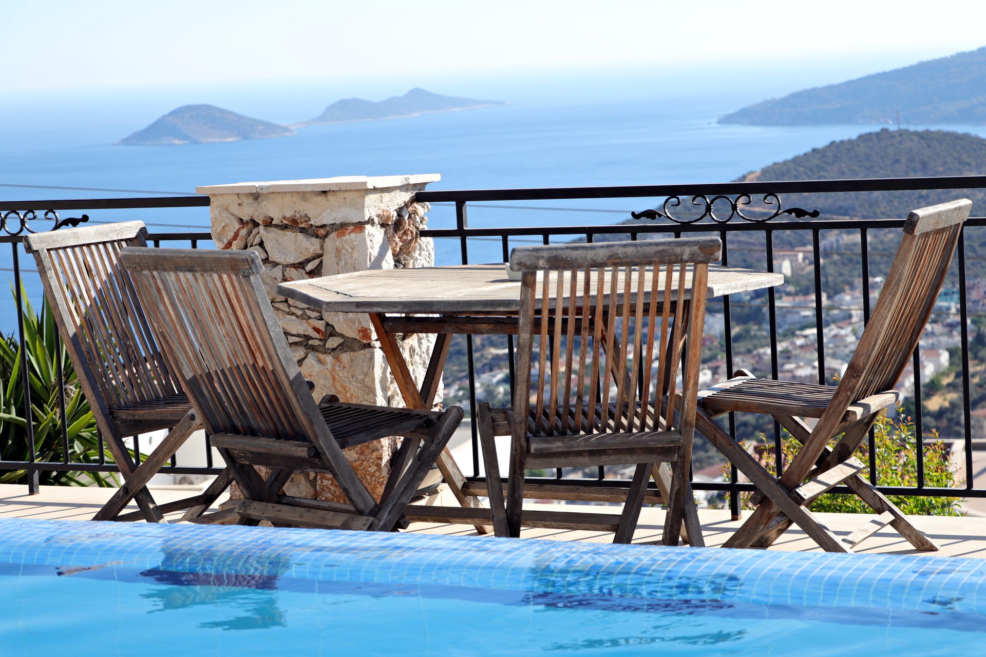 Santorini tremors result in positive trends for Türkiye's Aegean coasts