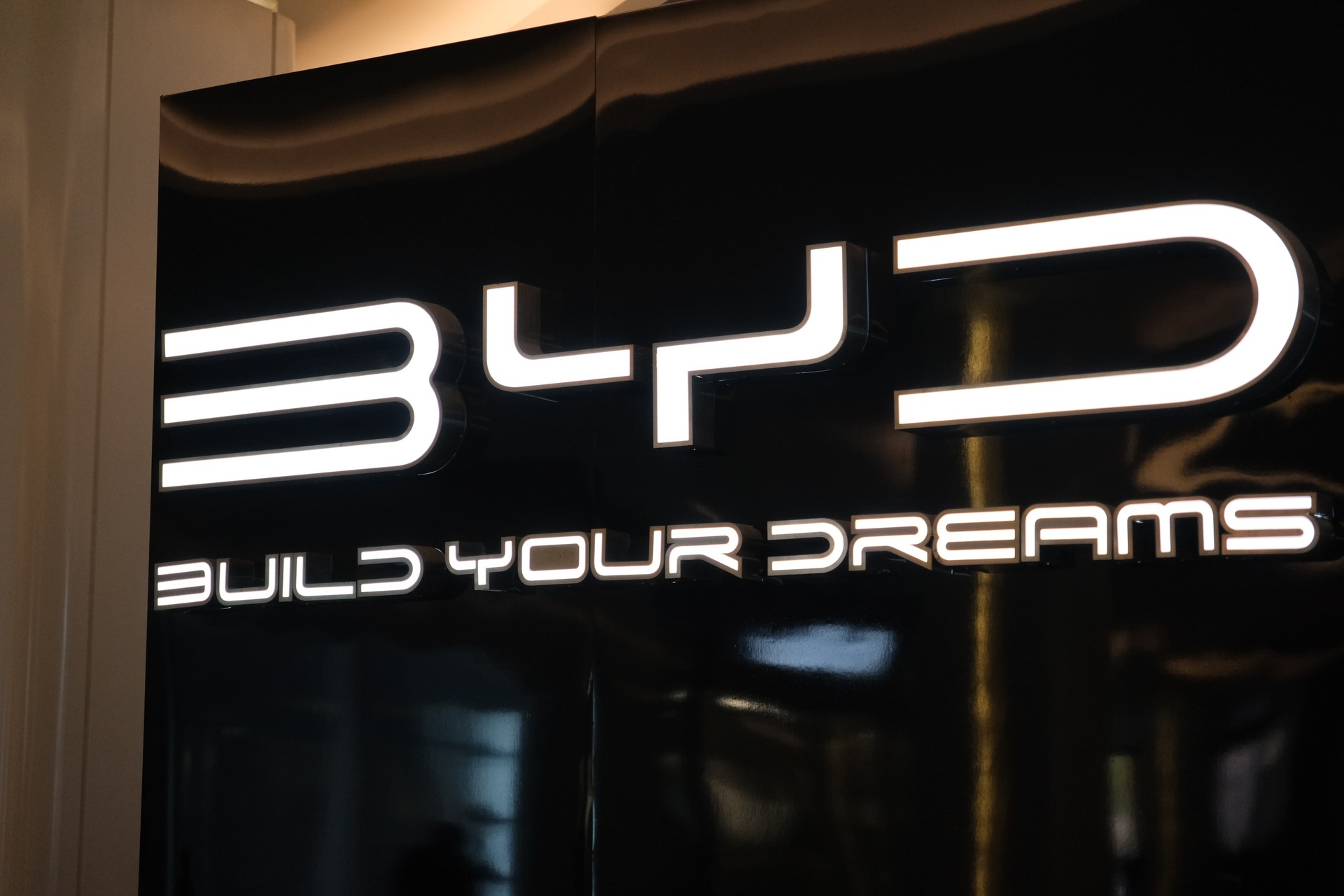 Chinese giant BYD outpaces Tesla, achieving $100B revenue