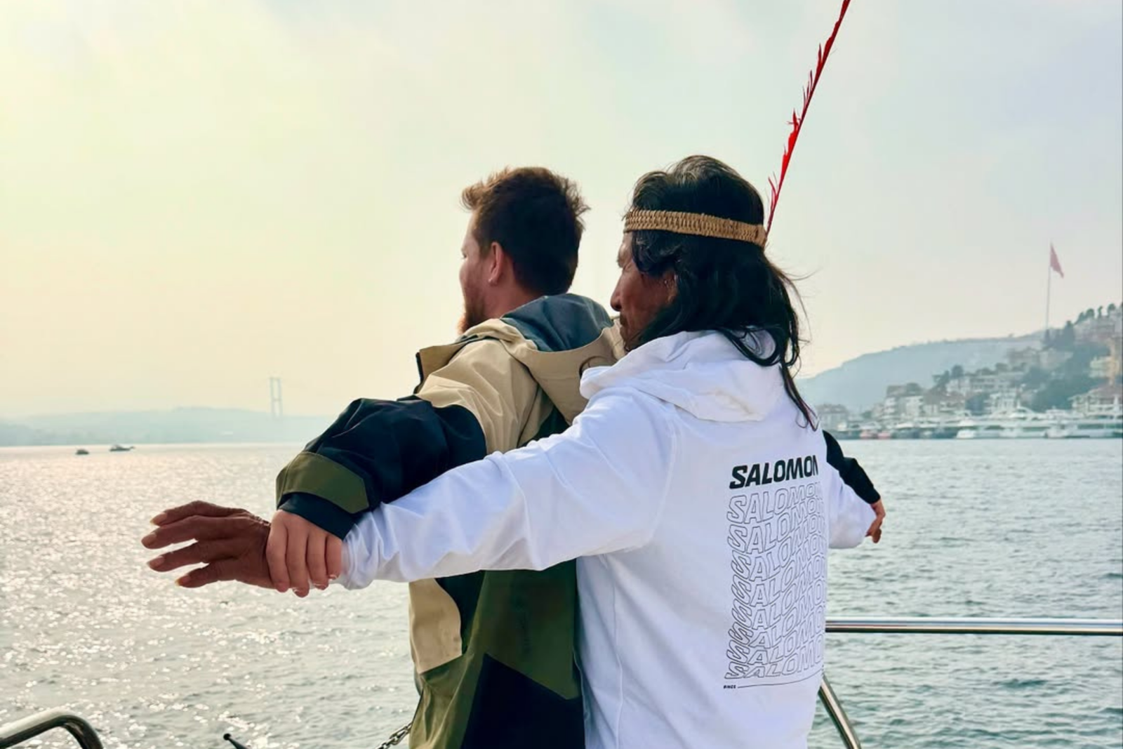 A Waorani visitor and Alper Rende recreate the iconic Titanic pose with the Bosphorus in the background, Istanbul, Türkiye, Feb. 3, 2025. (Photo via Instagram / @alperrende)
