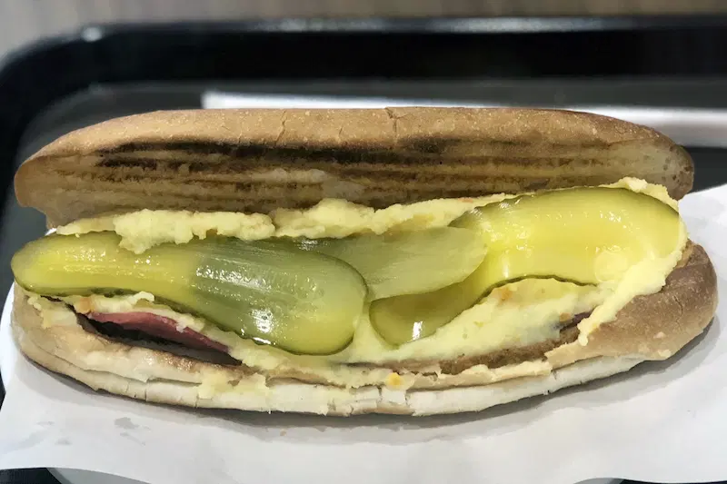 A Gorali sandwich. (Photo via culinarybackstreets.com)