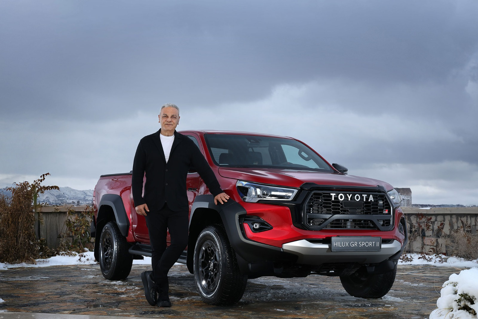 Toyota Türkiye CEO Ali Haydar Bozkurt showcases Hilux GR Sport in snowy Nevsehir, Türkiye, accessed on Mar. 24, 2025. (Courtesy of Toyota Türkiye)