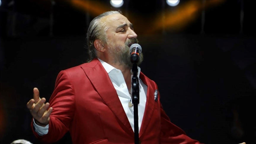 Singer Volkan Konak during his concert in Mugla's Bodrum district on the 101st anniversary of the Republic, Türkiye, Oct. 30, 2024. (AA Photo)