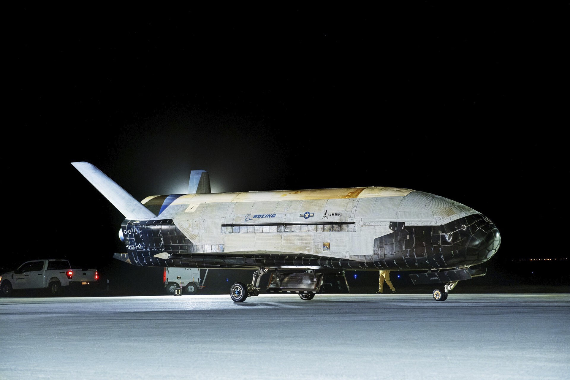 US military's secretive X-37B space plane lands after 434 days in orbit