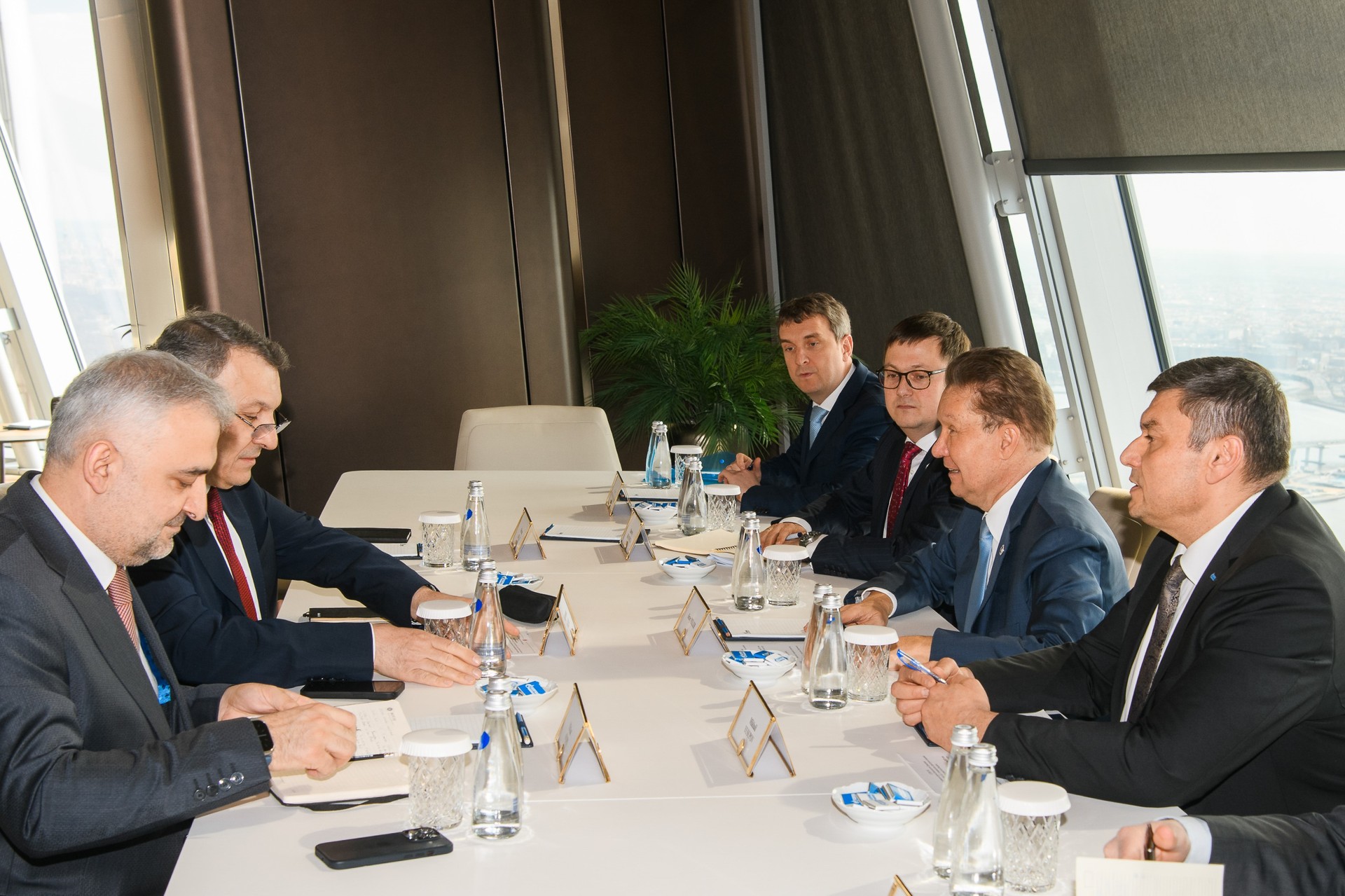 Türkiye's BOTAS, Gazprom discuss energy cooperation in St. Petersburg Image
