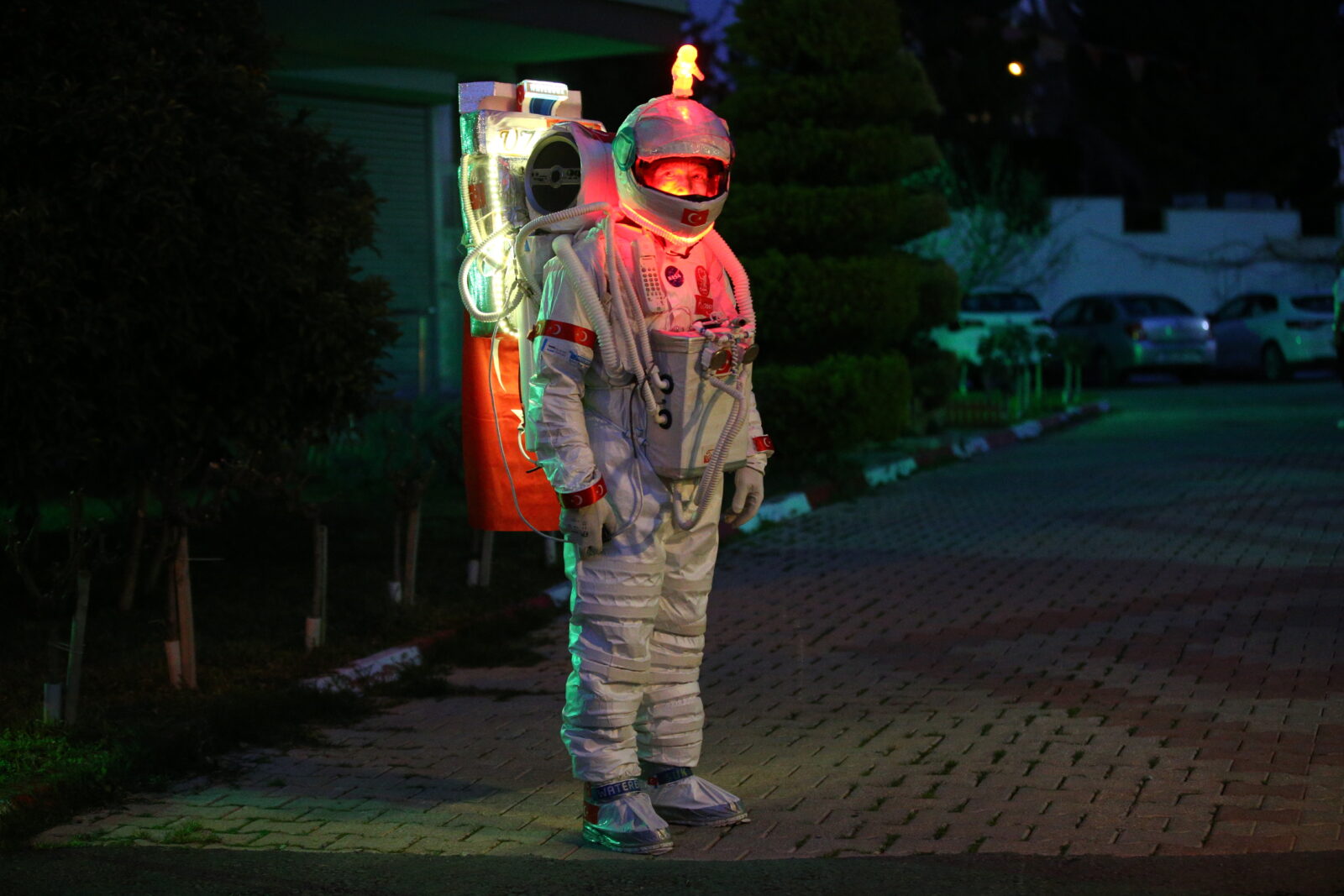 In Mersin, tradesman Zeki Konuk is walking the streets in an astronaut costume made from recycled materials to raise awareness about the importance of water conservation and clean water. (AA Photo)