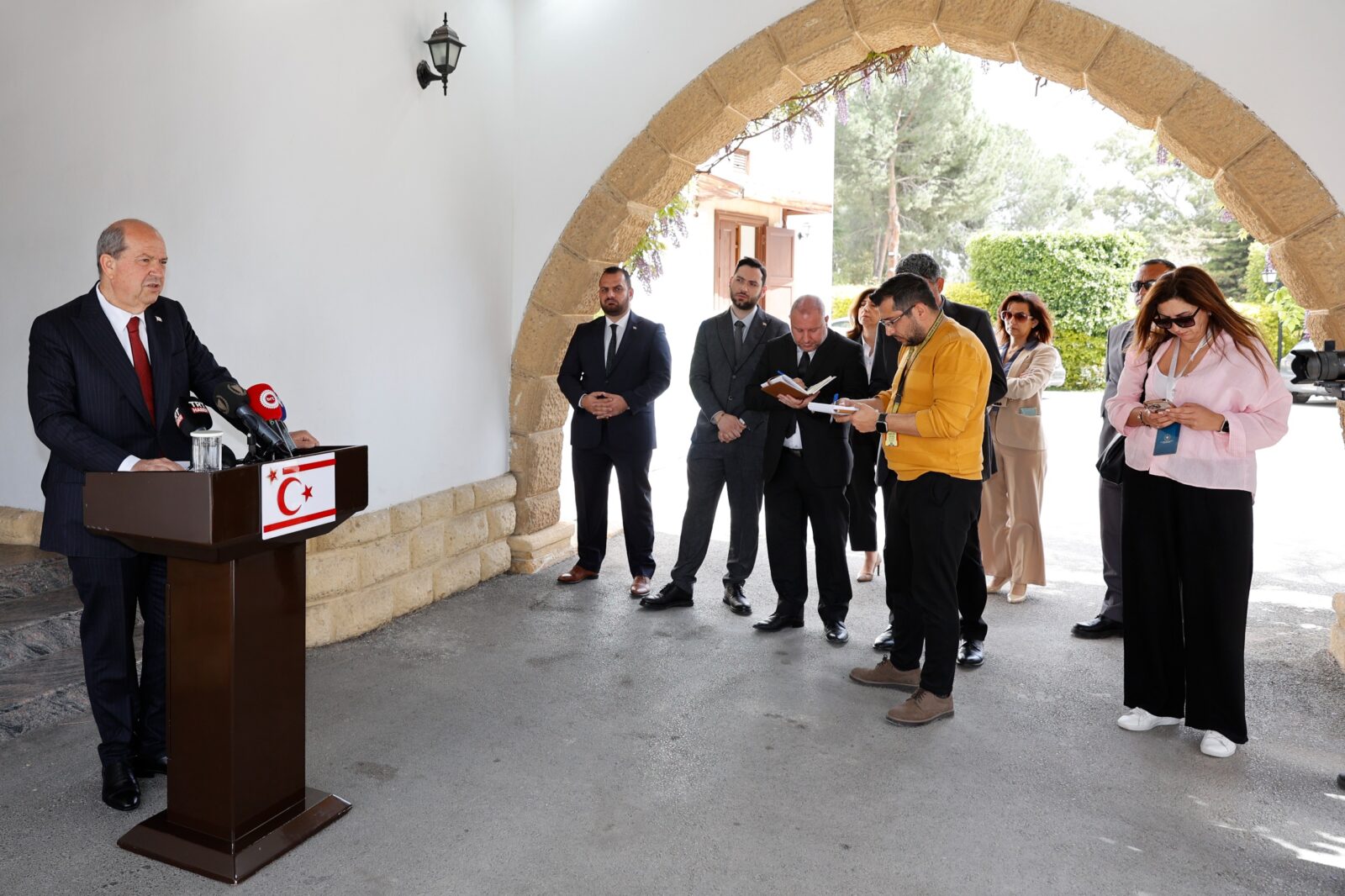 Cyprus leaders meet in buffer zone, discuss landmine clearance, terrorist EOKA concerns