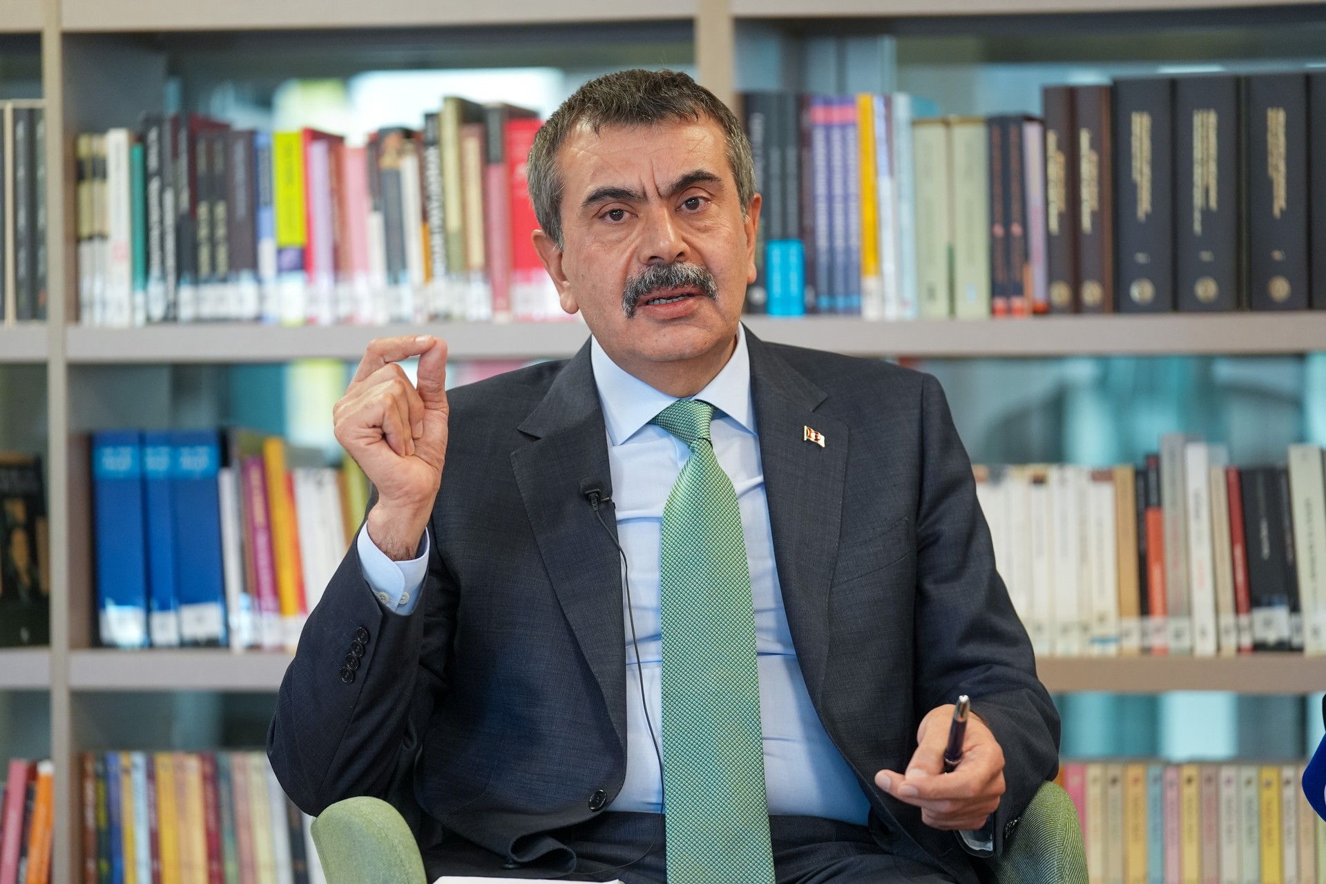 Education minister calls for unique, adaptive national curriculum Image