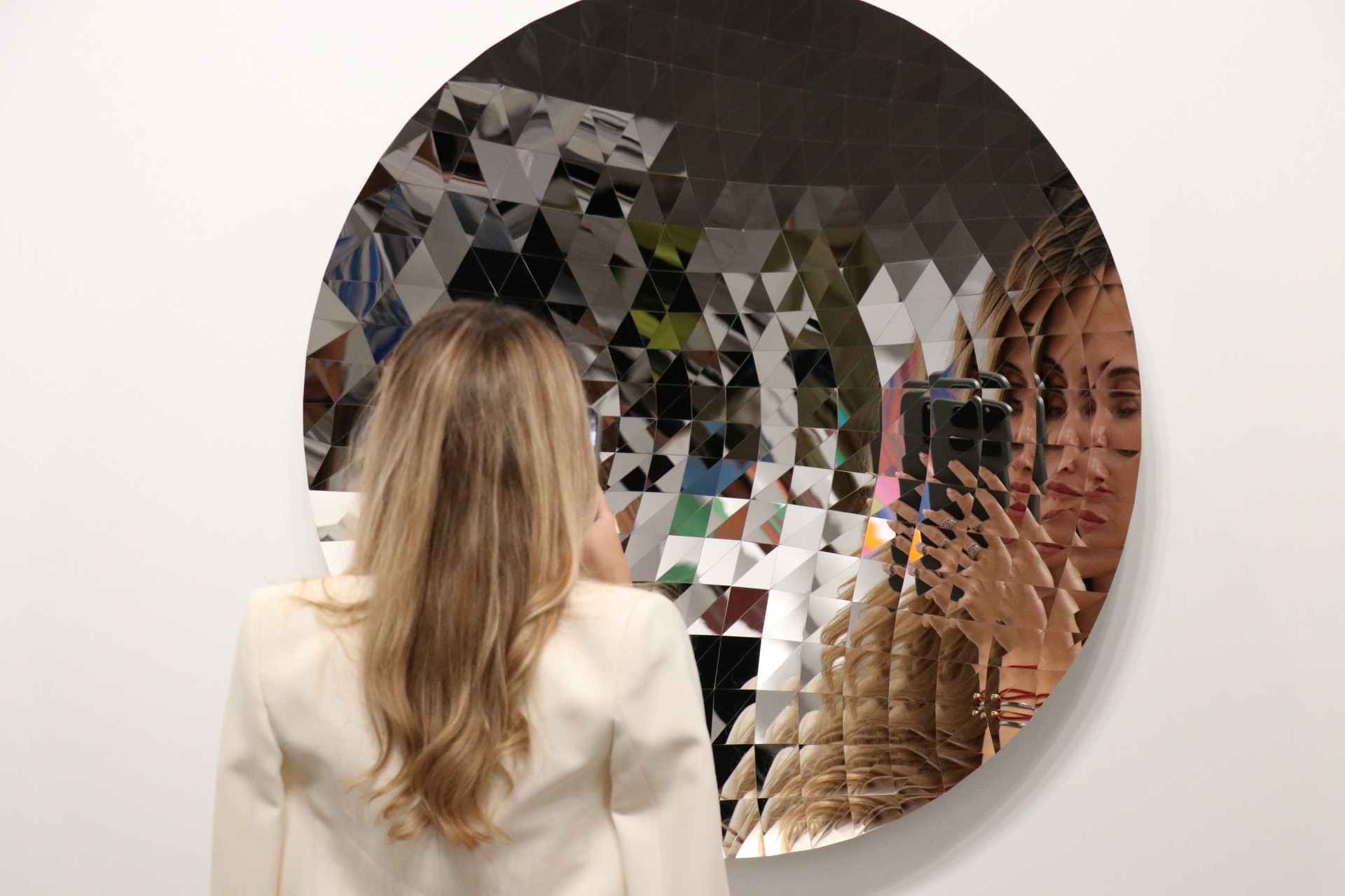 Art Dubai 2025 opens with global focus on migration, displacement and digital futures Image