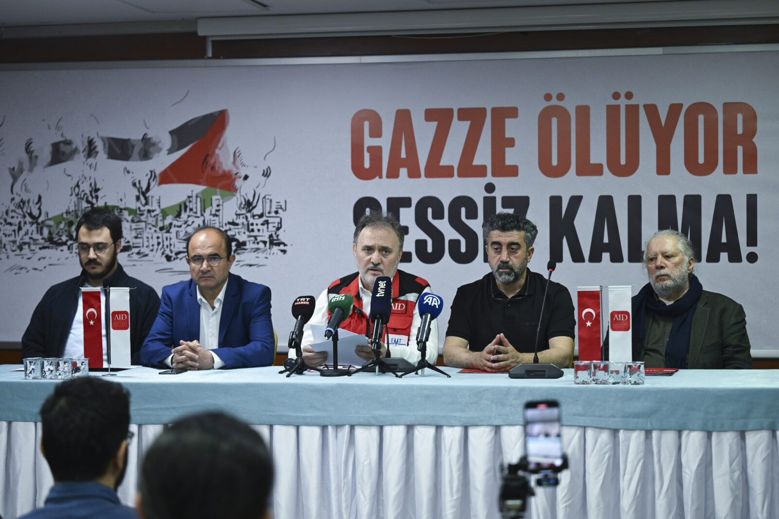 'I felt ashamed of my own humanity,' Turkish doctors describe devastation in Gaza