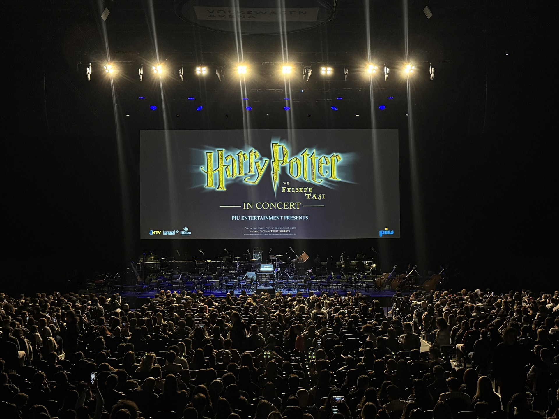 Magical night in Istanbul: Thousands watch 'Harry Potter and the Philosopher’s Stone' with live orchestra Image
