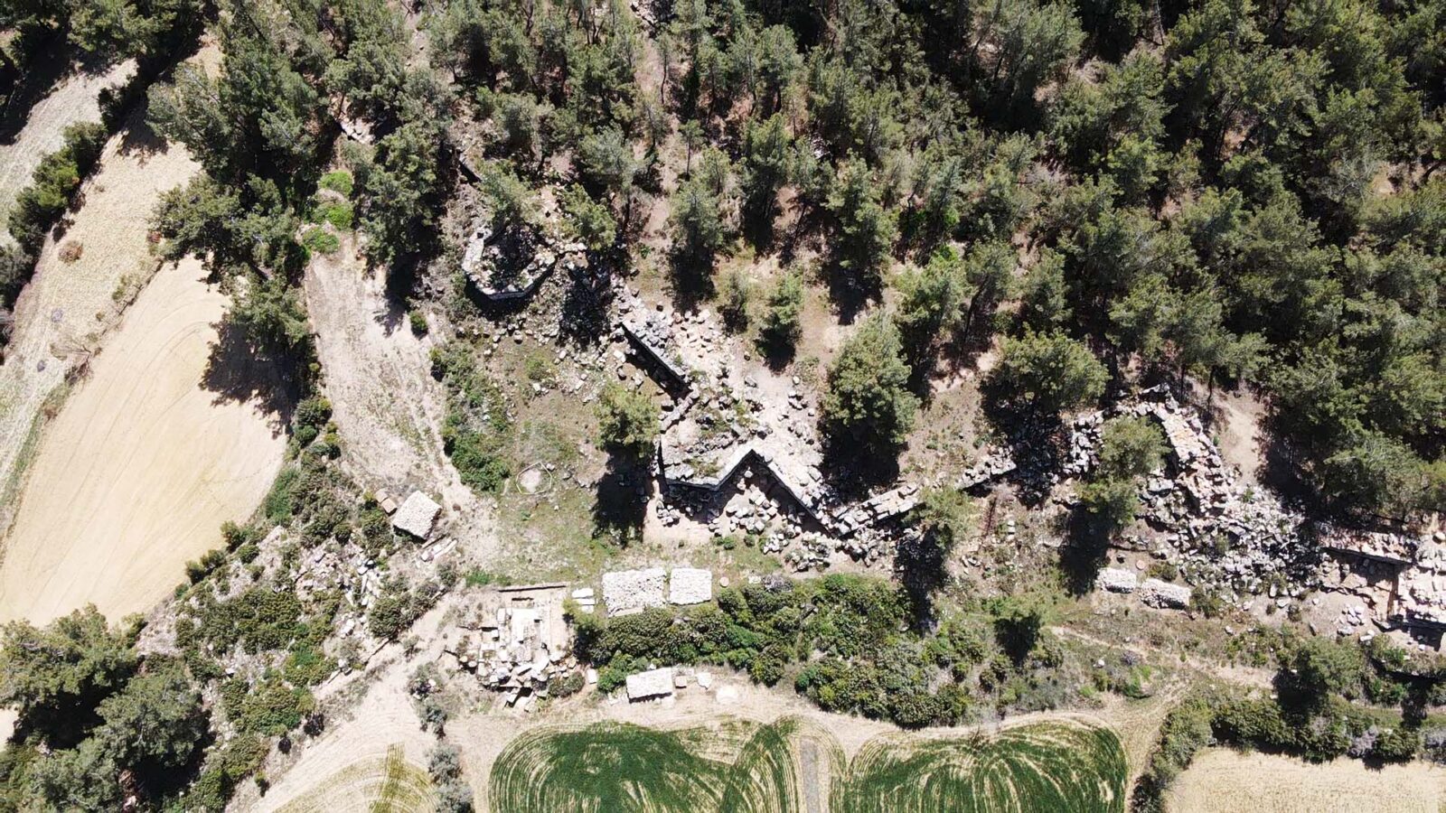 An aerial view shows part of the 2-kilometer-long city walls of the ancient city of Hyllarima in Kavaklidere, Mugla, Türkiye, April 21, 2025. (AA Photo)