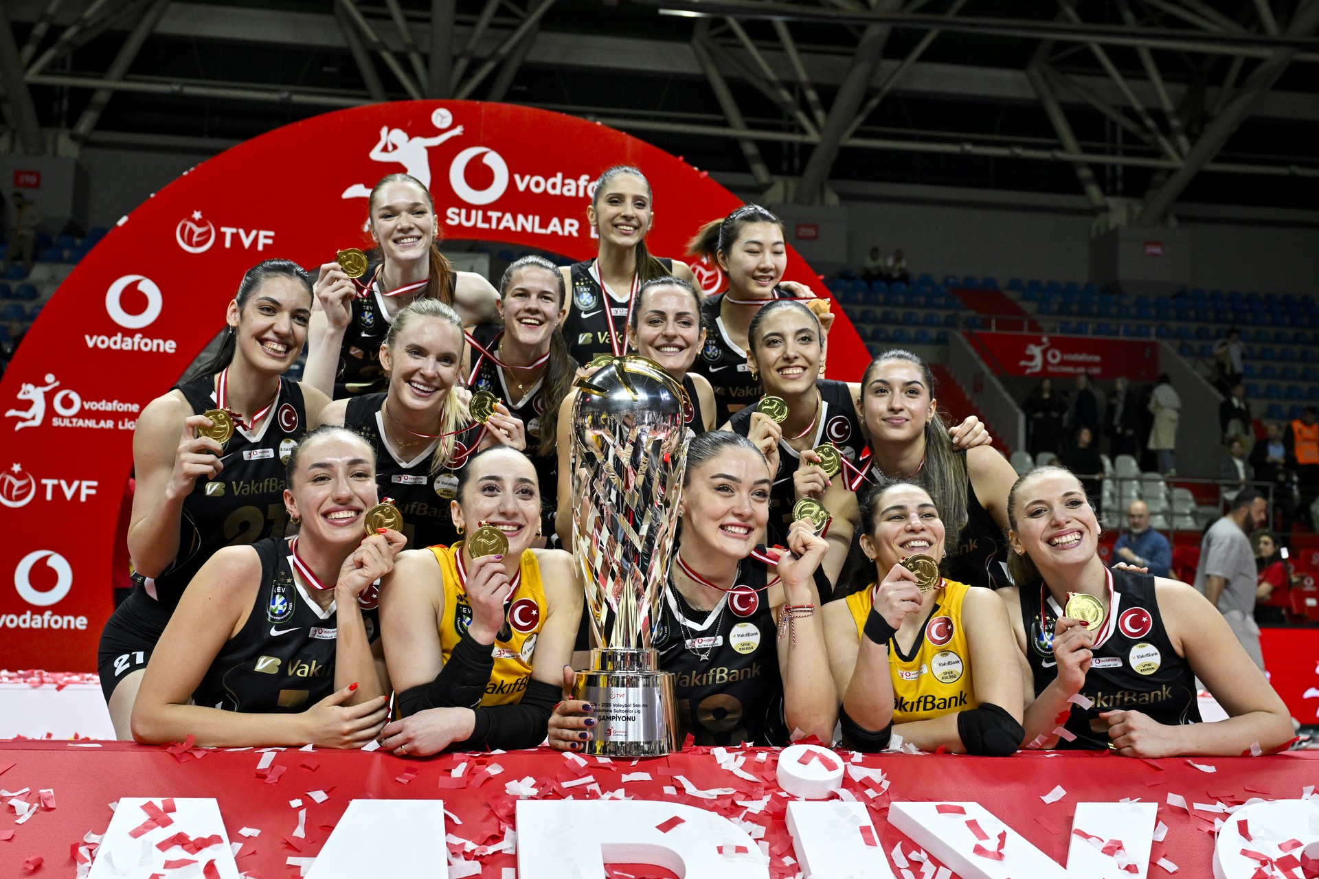 VakifBank crowned 2024–25 Sultans League champions Image